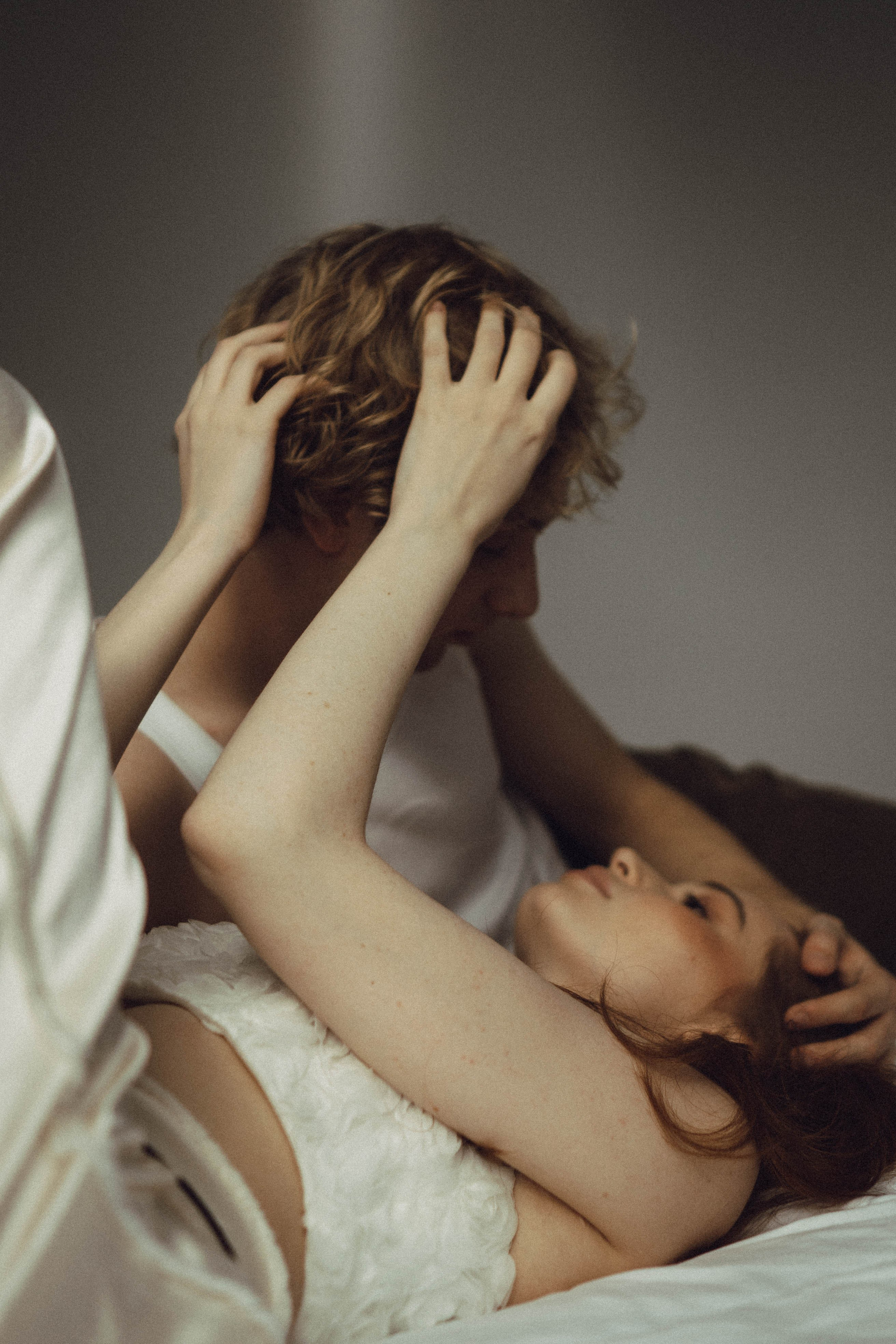 СВАДЕБНАЯ СЬЕМКА В ОТЕЛЕ. СБОРЫ ЖЕНИХА И НЕВЕСТЫ И ТАКЖЕ ТОР И ПОДГОТОВКА К ПРОГУЛКЕ. Профессиональный фотограф, Санкт-Петербург — Виктория Богомолова