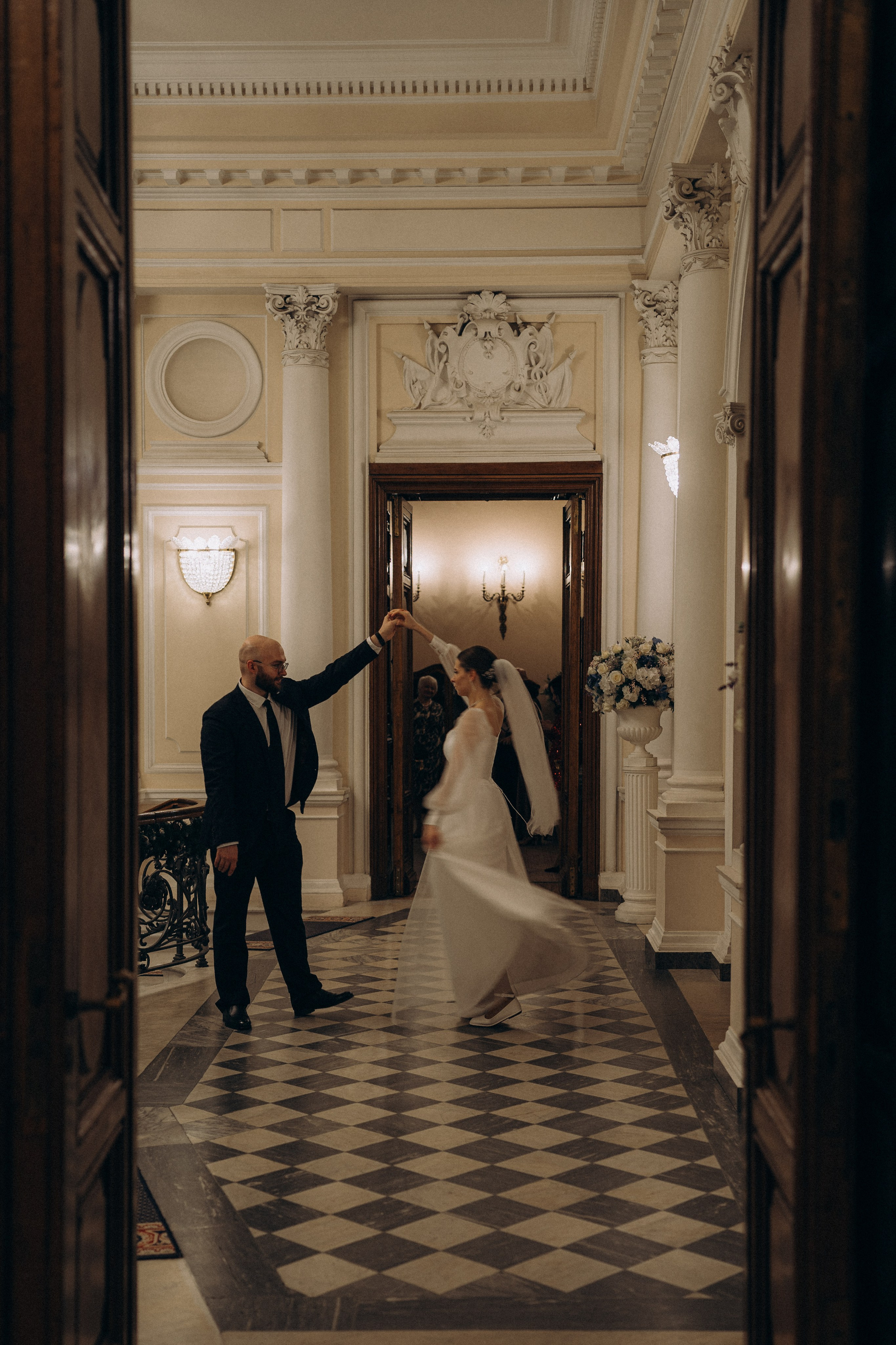 СВАДЕБНАЯ СЬЕМКА ВО ВТОРОМ ДВОРЦЕ (ДЕКАБРЬ) ТАКЖЕ СЬЕМКА В СТУДИИ НА ЧЕРНЫШЕВСКОЙ. Профессиональный фотограф, Санкт-Петербург — Виктория Богомолова