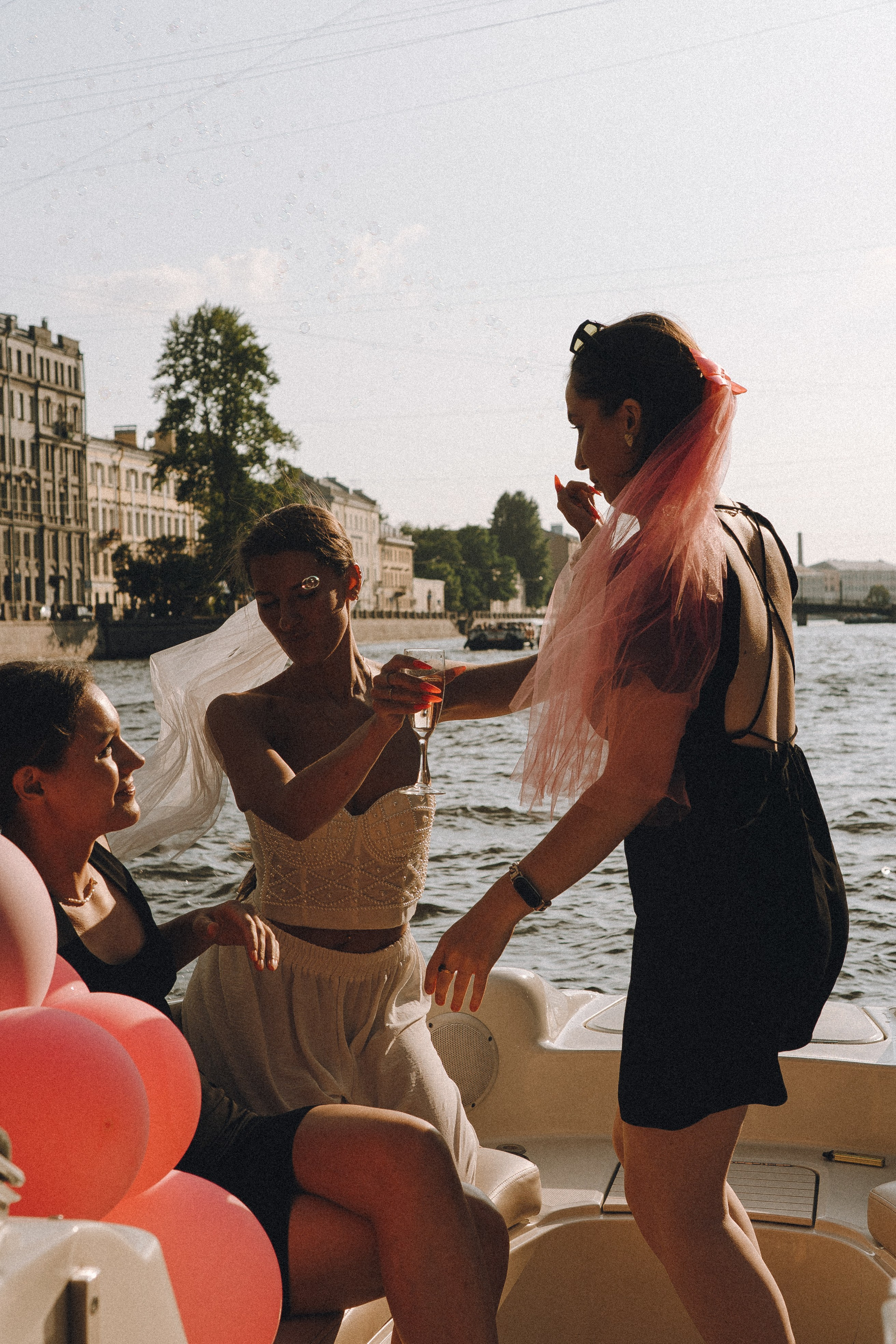 ДЕВИЧНИК НА КАТЕРЕ. Профессиональный фотограф, Санкт-Петербург — Виктория Богомолова