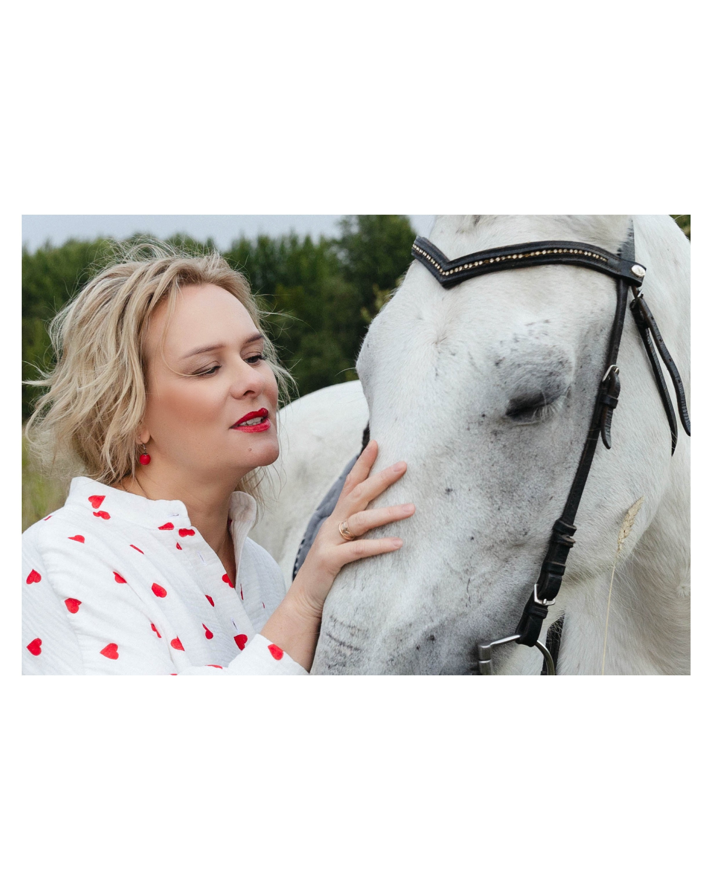 В поле с конём. Свадебный и семейный фотограф в Карелии