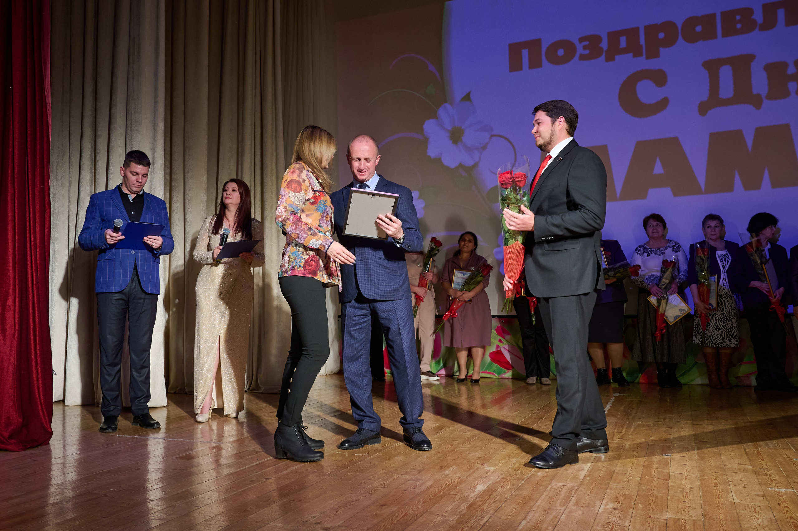 День матери. Кабардинка. Жизнь курорта Кабардинка в фотографиях