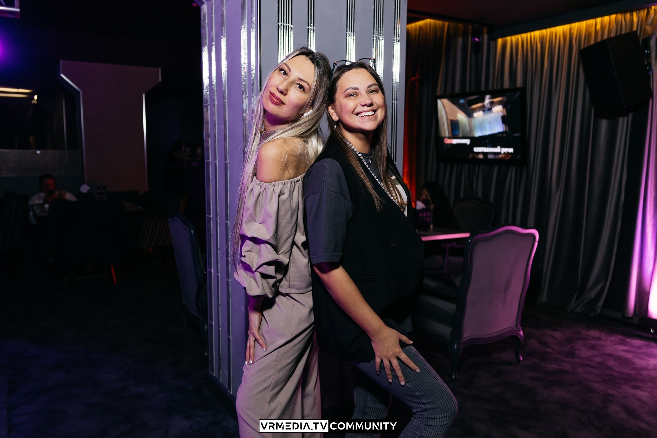 Вечер в караоке-баре «Volna»