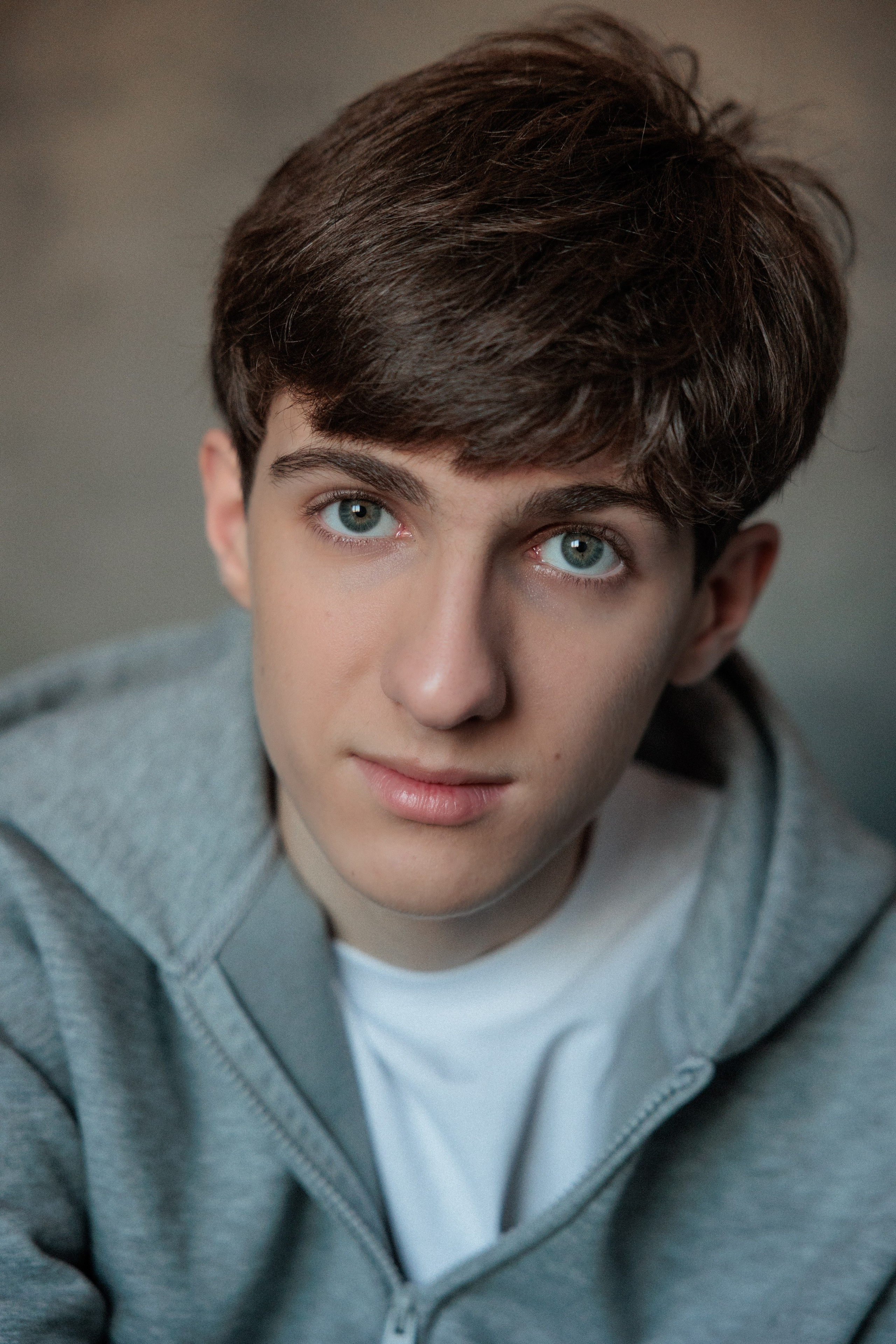 АРТЁМ. Я фотограф из Москвы к Вашим услугам