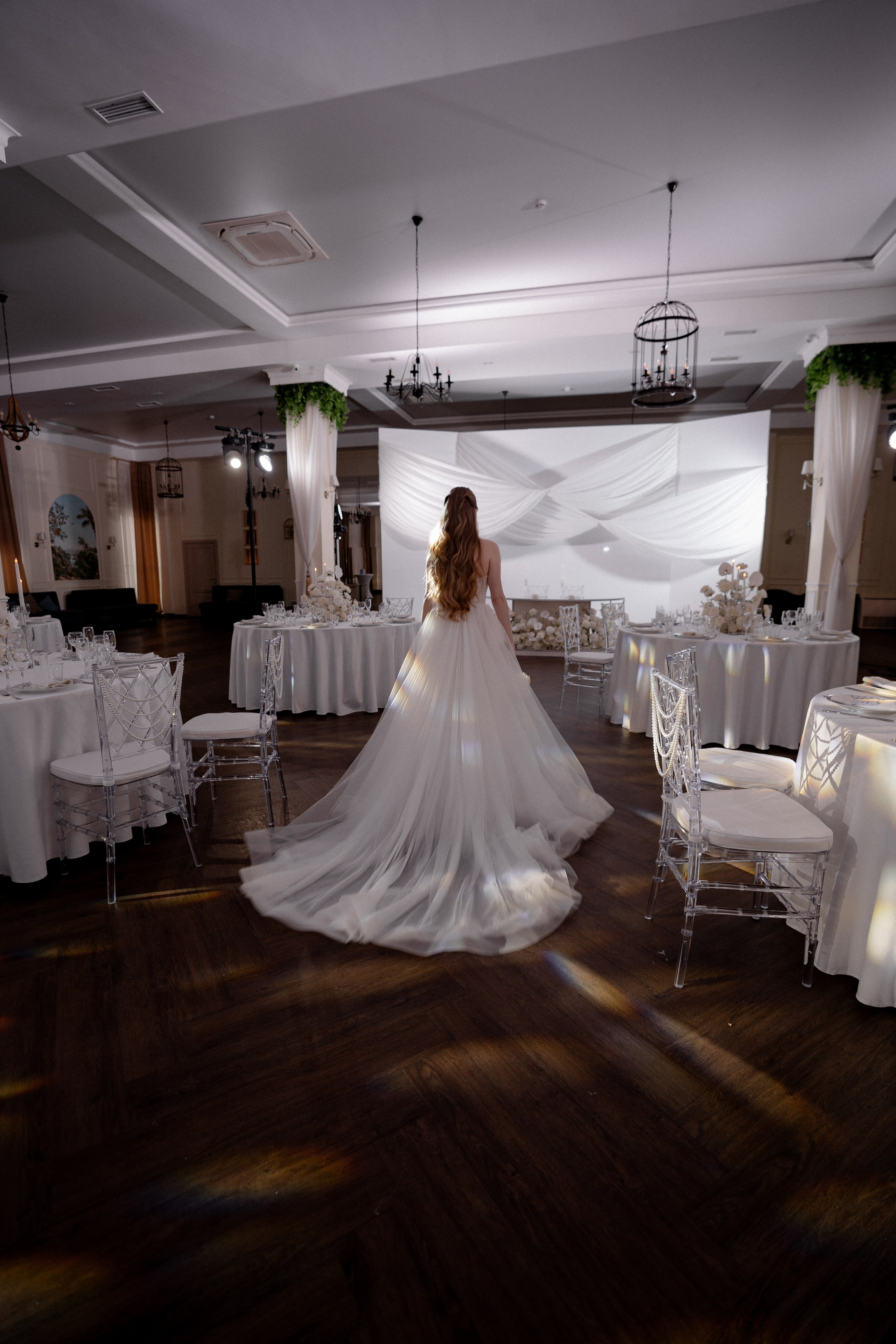 СВАДЕБНАЯ СЬЕМКА СБОРОВ В ОТЕЛЕ И ВЫЕЗД НА ЦЕРЕМОНИЮ (СНЯТО В СИБИРЕ В НИЖНЕВАРТОВСКЕ). Профессиональный фотограф, Санкт-Петербург — Виктория Богомолова