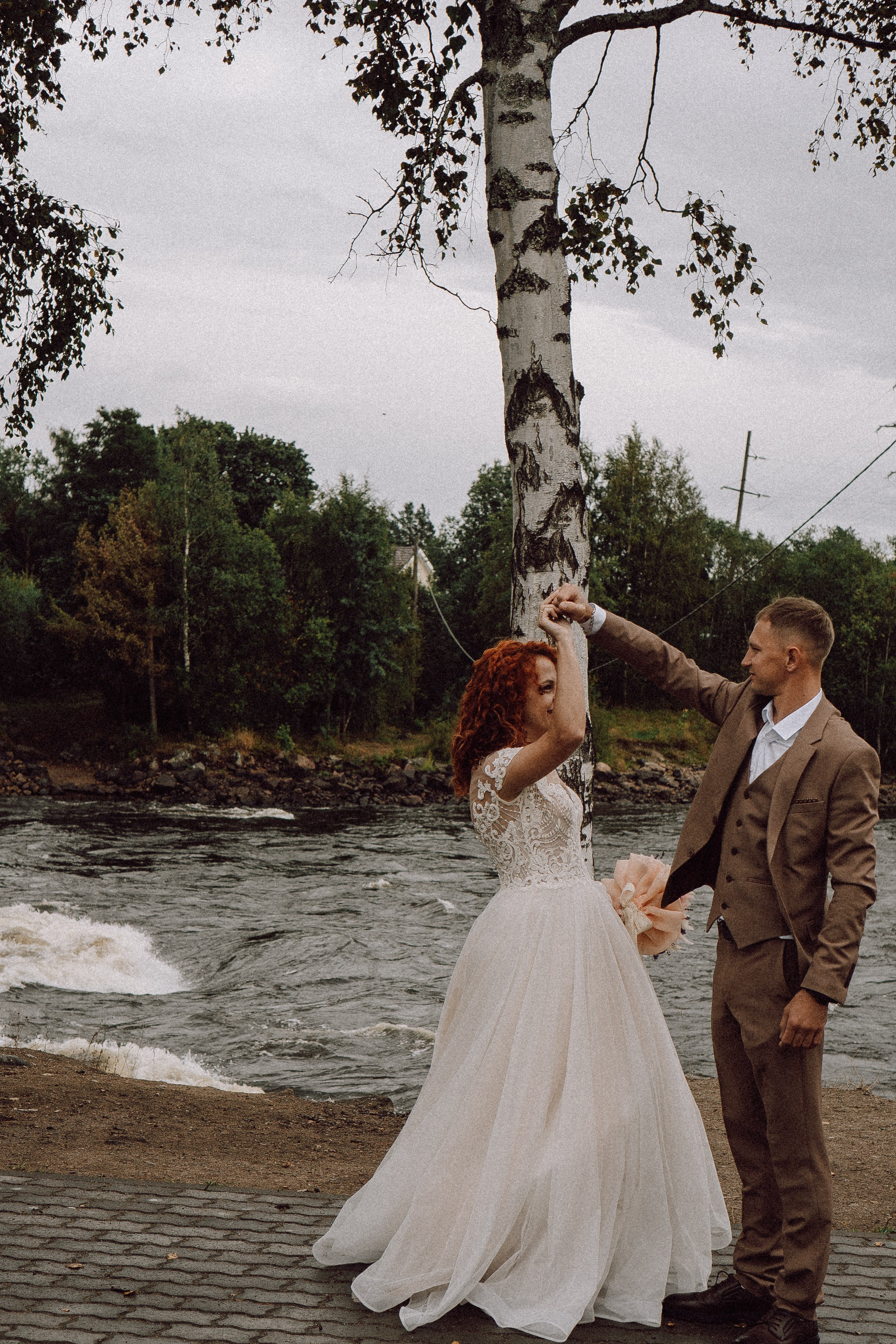 СВАДЕБНАЯ ФОТОСЕССИИЯ ПАРЫ В ГОРОДЕ ПРИОЗЕРСК В СОСНОВОМ ЛЕСУ И С ПИКАПОМ. Профессиональный фотограф, Санкт-Петербург — Виктория Богомолова