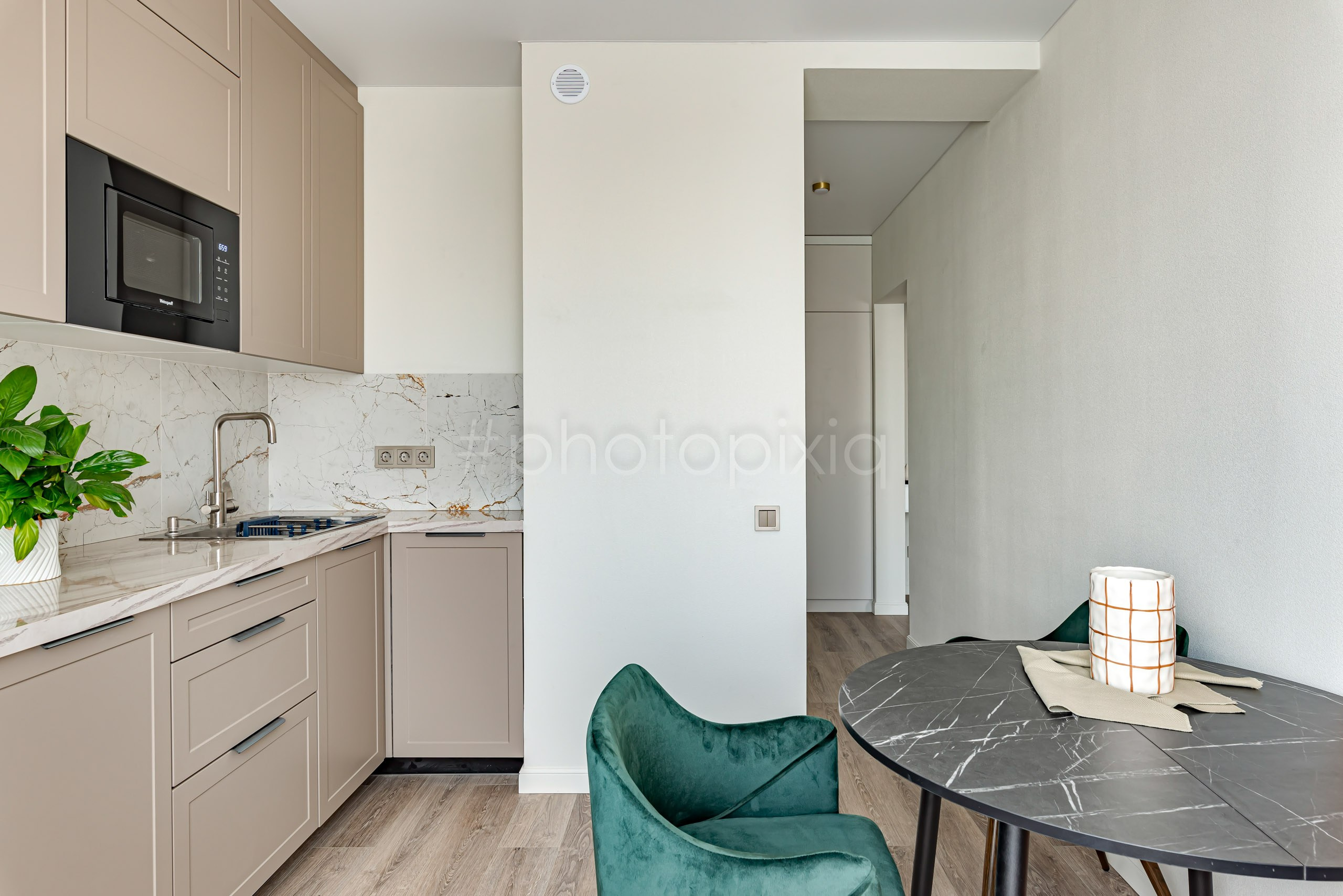 Интерьерная съёмка двухкомнатной квартиры на Миклухо-Маклая. Интерьерная съёмка и виртуальные туры — Интерьерный фотограф Кузнецов Сергей (photopixiq)