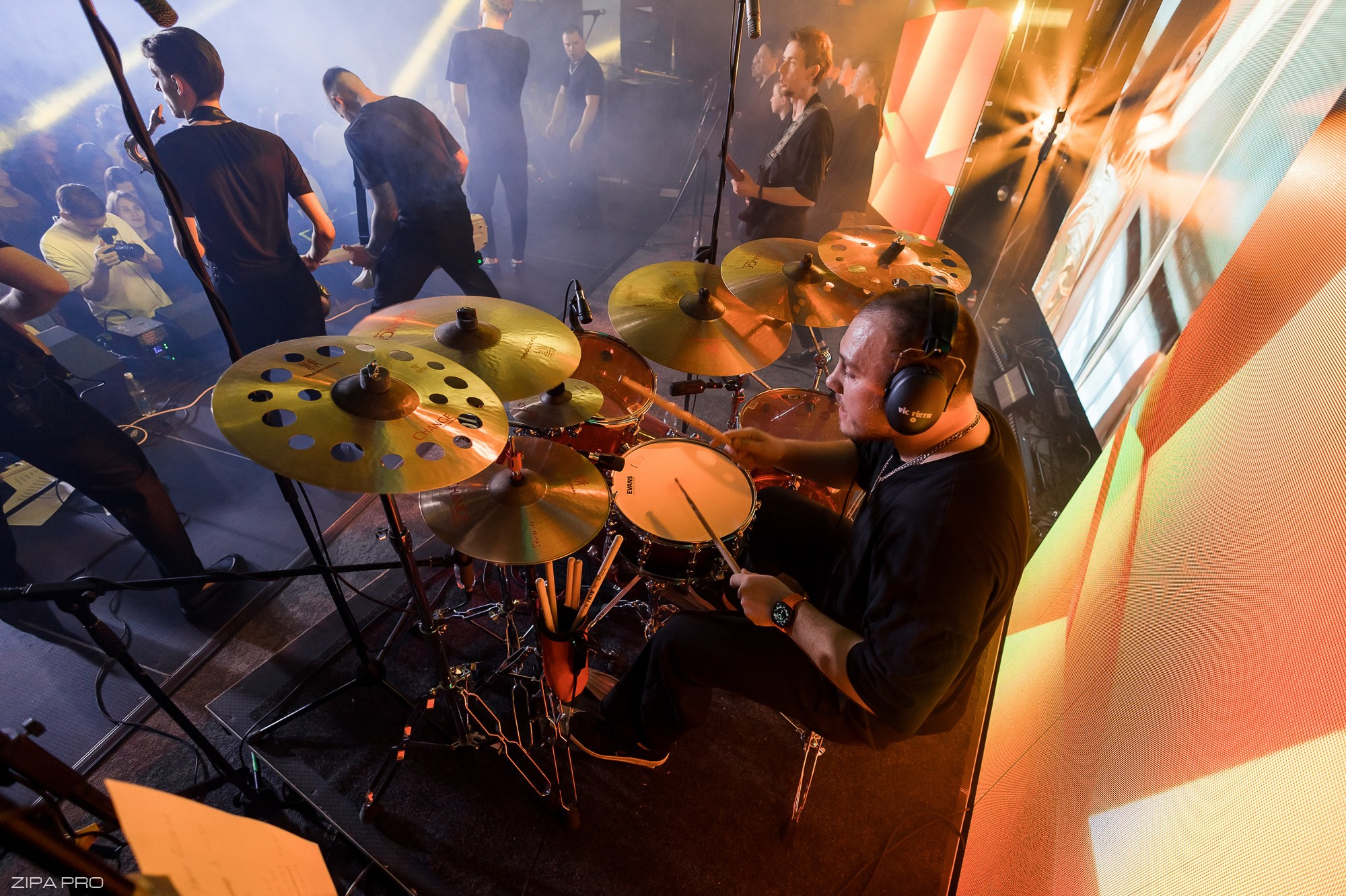 Сольный концерт кавер-группы «Балбесы». Фотограф Zipa Pro