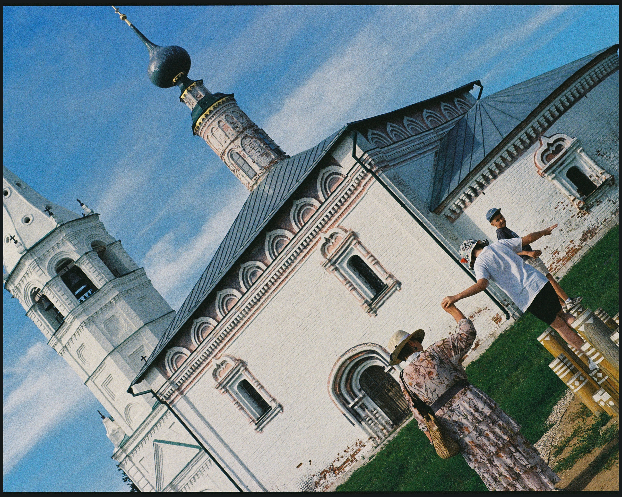 SUZDAL. ANNA — PHOTOGRAPHER