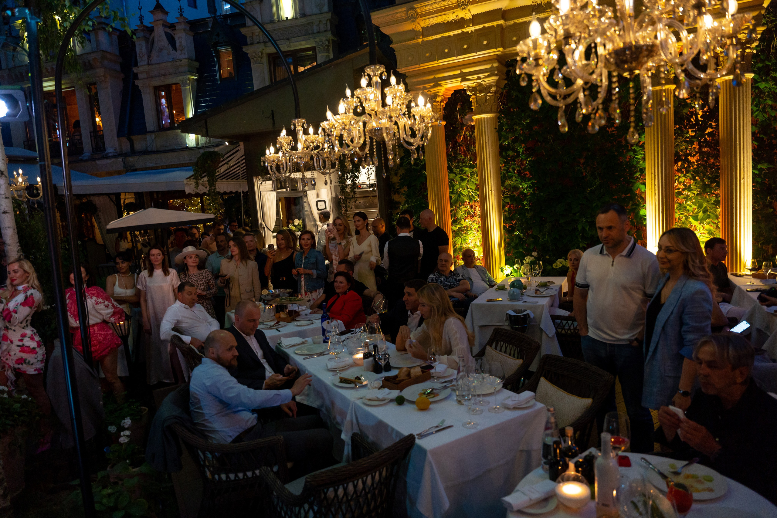 BUTLER открытие летней веранды: выступление группы «Моральный кодекс». Портретный и репортажный фотограф в Москве Разуменко Роман