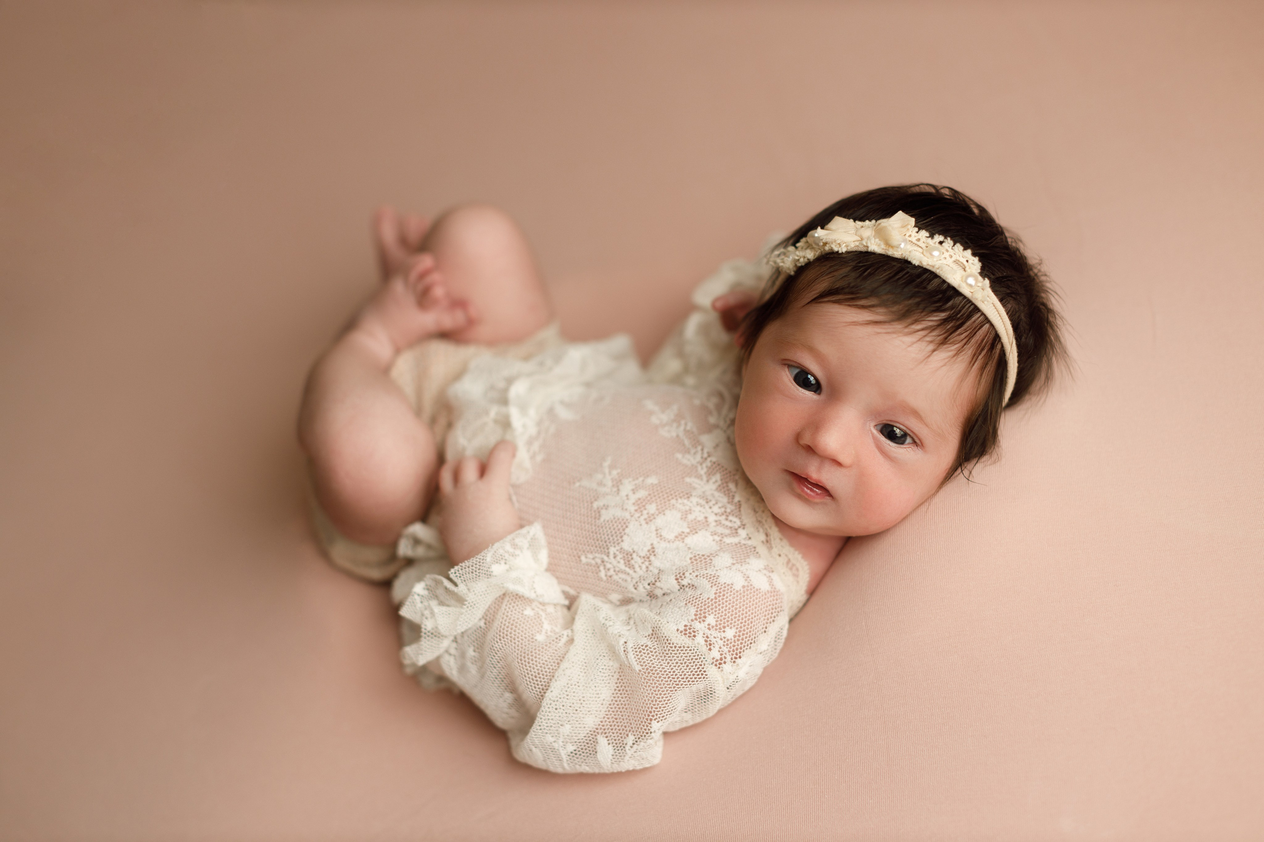 Новорожденные. Алена. Профессиональная детская и семейная фотостудия в Краснодаре