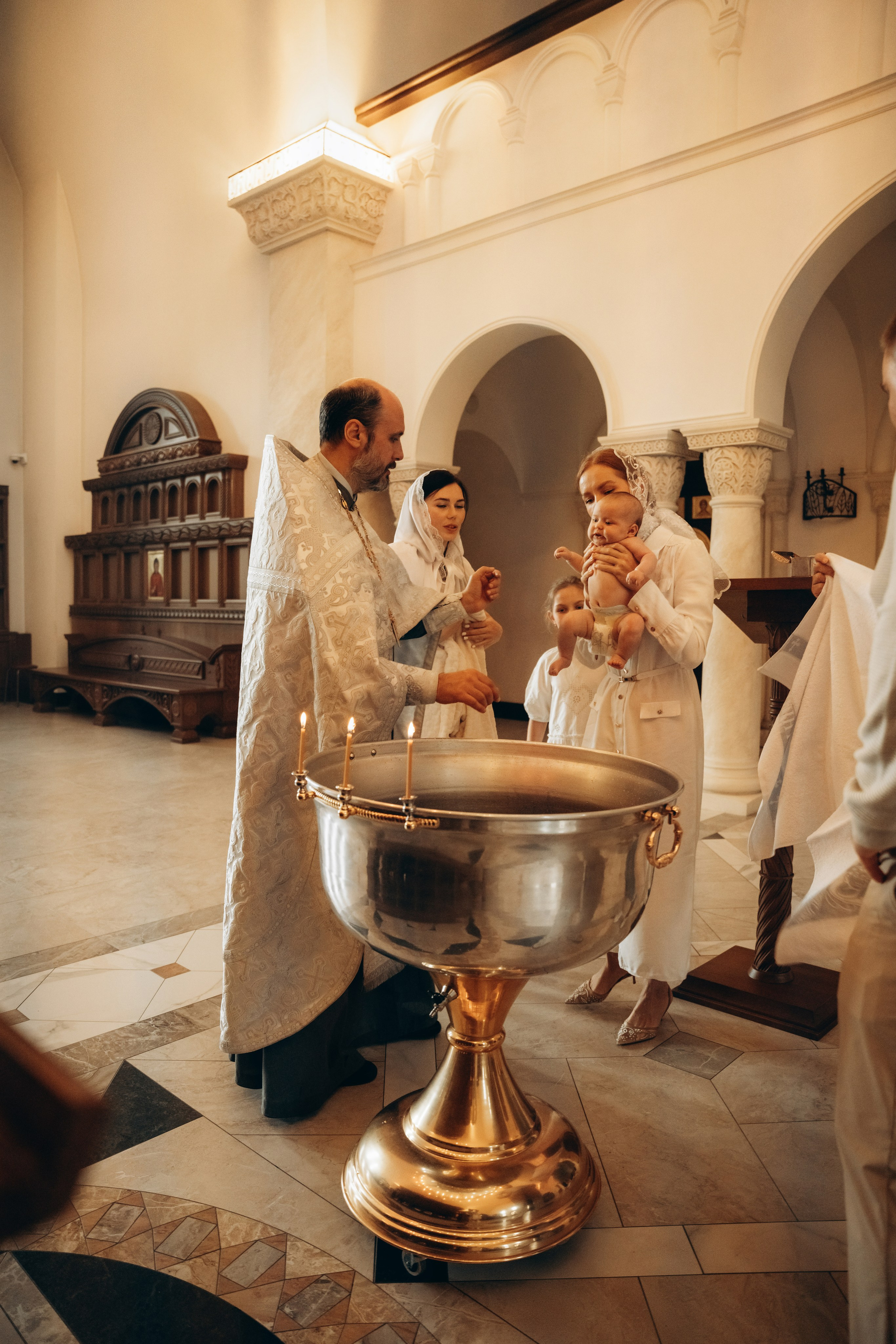 Крещение Настеньки и Максимки. Фотограф Мария Миллс | Минск
