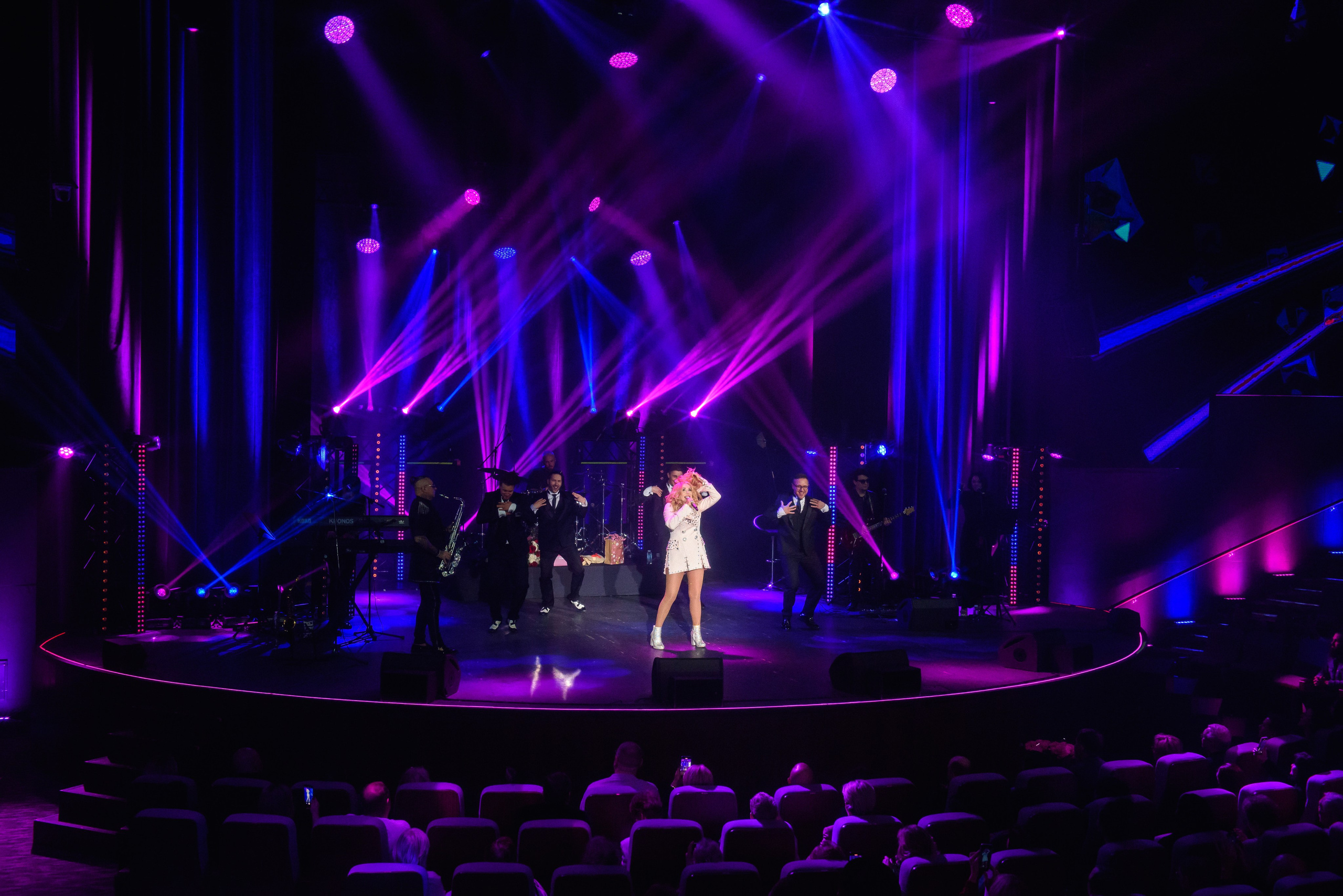 Маша Распутина — «Имена на все времена», Вегас Сити Холл. Бренд-фотограф для экспертов и блогеров в Москве Влада Горбовская