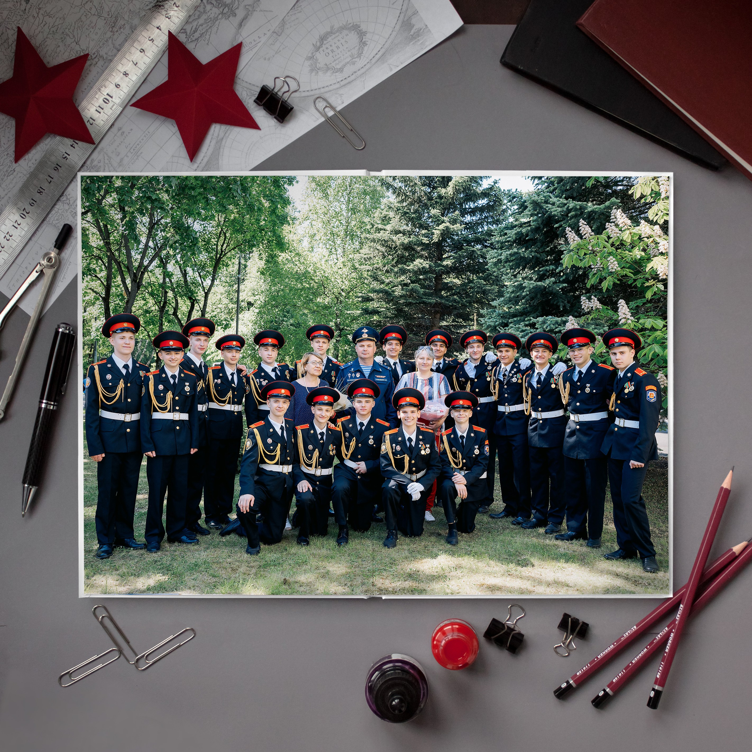 Кадетский альбом 5 разворотов. Фотограф Казакова Анастасия