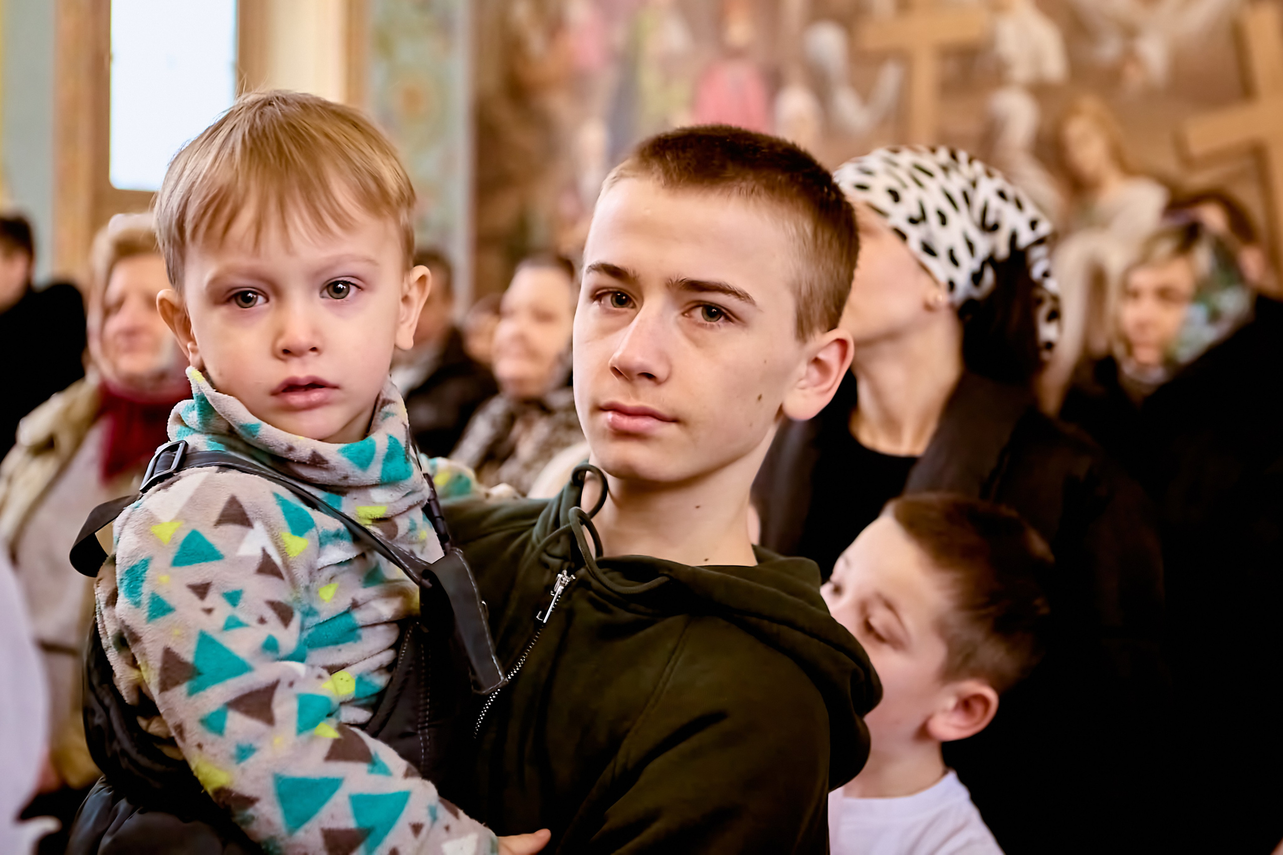 Никита и Леша два брата в храме Преподобного Серафима Саровского