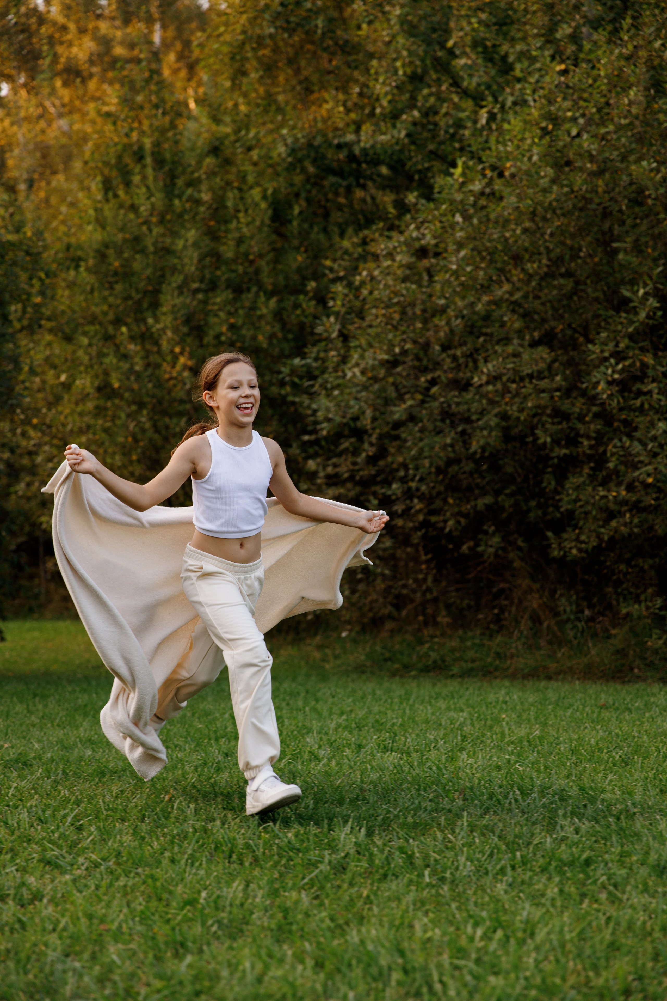 Фотосессия мамы с дочкой в парке Мещерский. Фотограф Александра Сыщенко