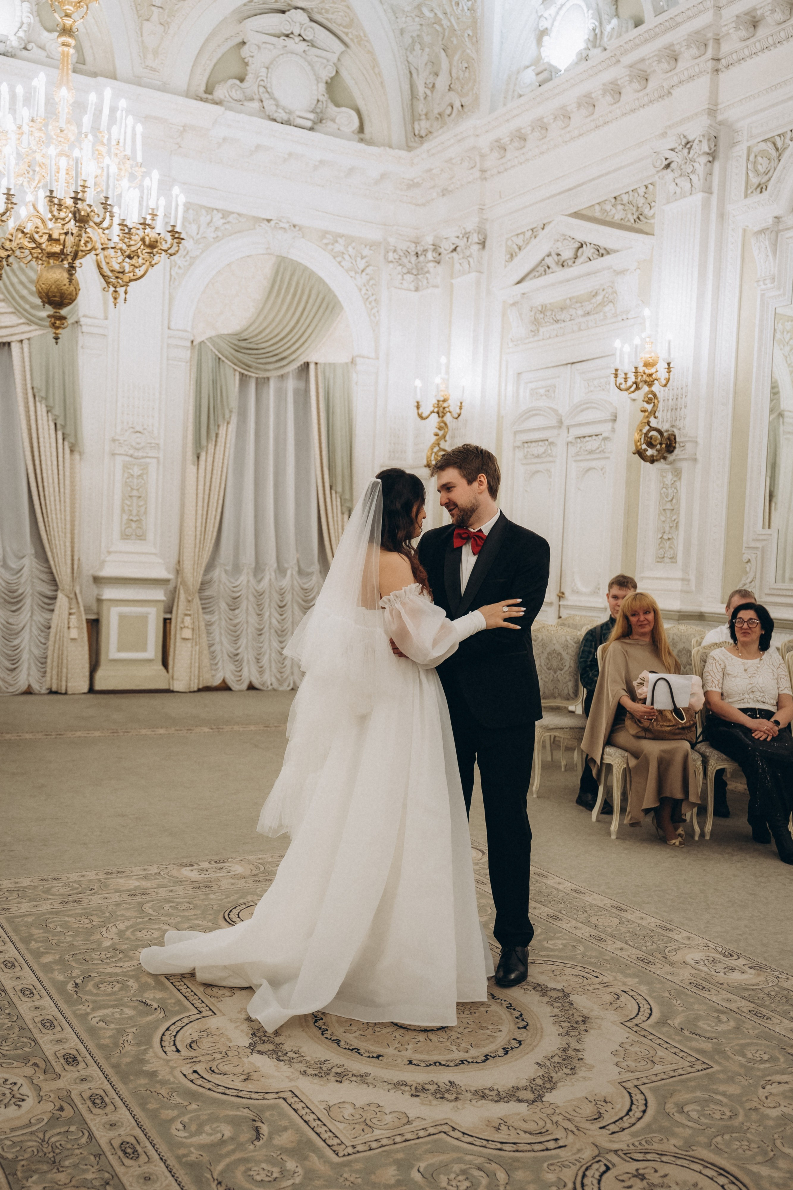 Любовь в 1-м Дворце Бракосочетания. Фотограф в Санкт-Петербурге — Лучина Екатерина