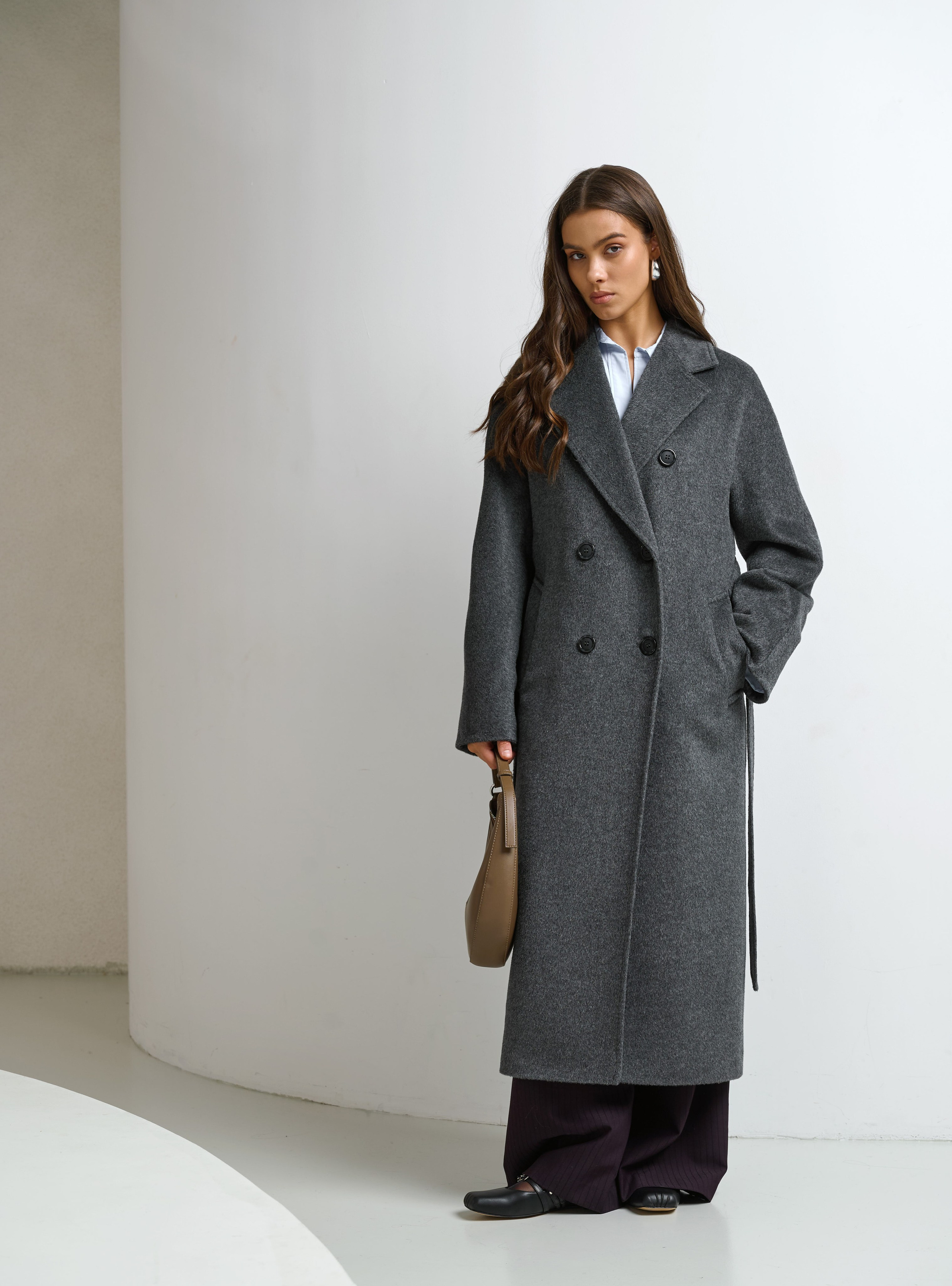 Лукбук для бренда верхней одежды Sheily. Fashion фотограф в Москве Ксения Чупрунова