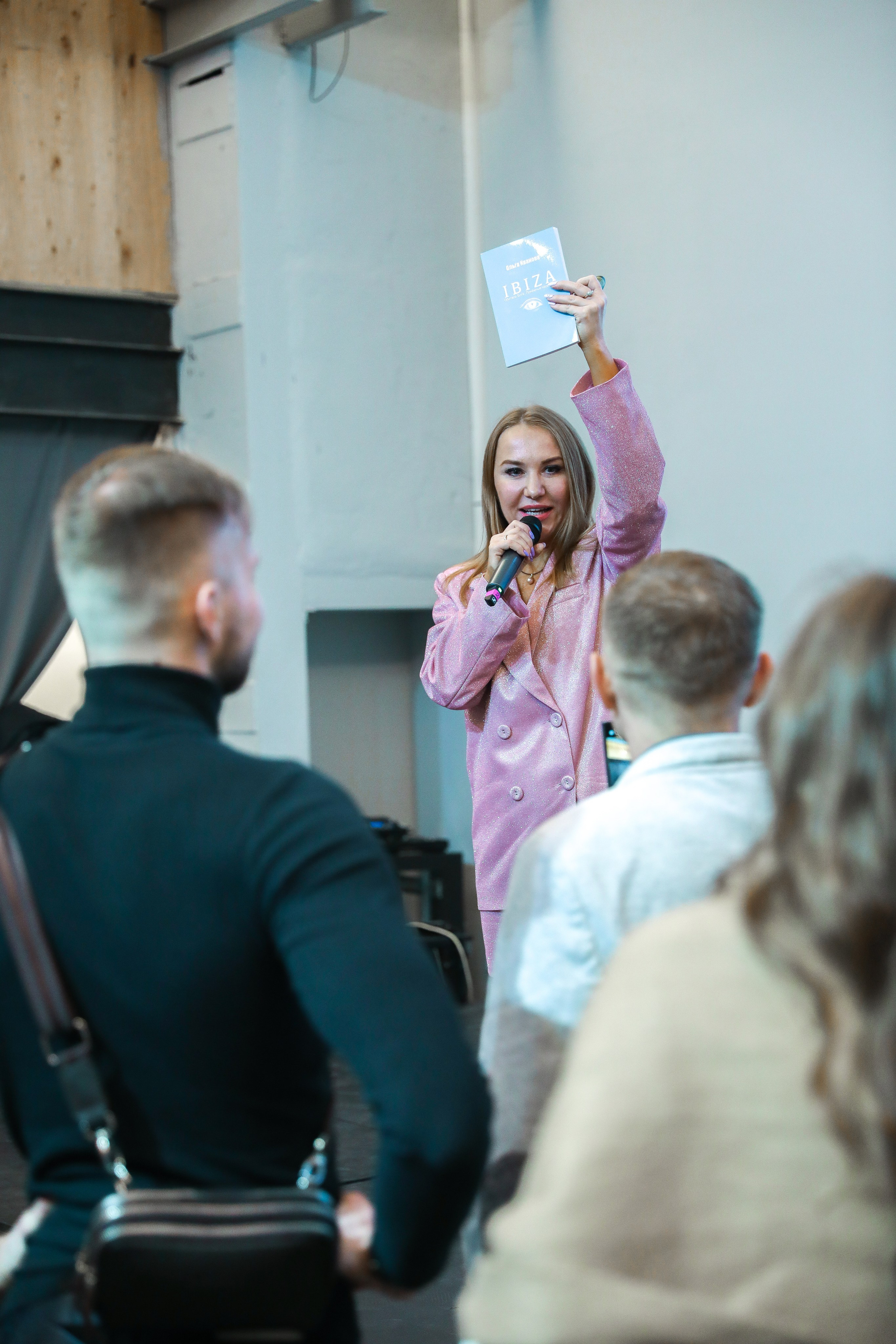 БИЗНЕС ФАКТ. Photographer Viktoriya Markushina «My world throug»