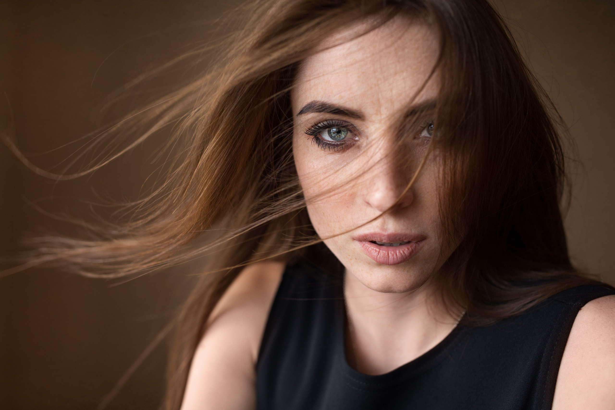 Портретная съемка у окна с Надеждой для «себя»