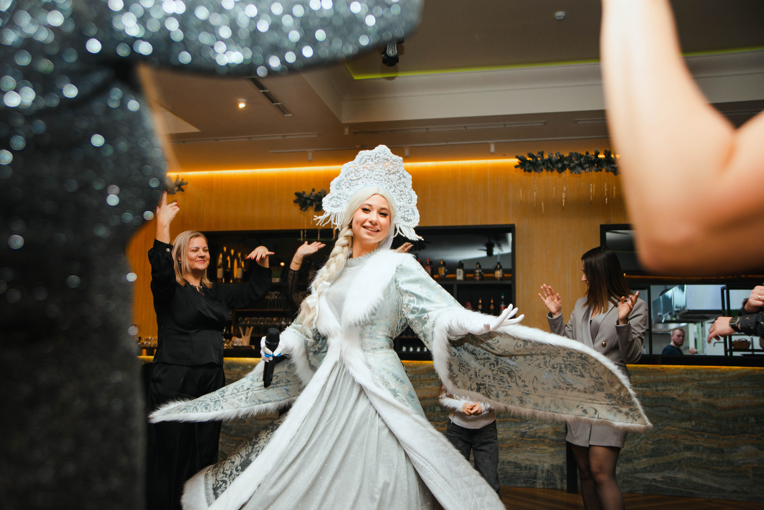 Праздник в стенах клубного пространства «Своя Среда». Ксения Glossa. Портретный и репортажный фотограф в Самаре