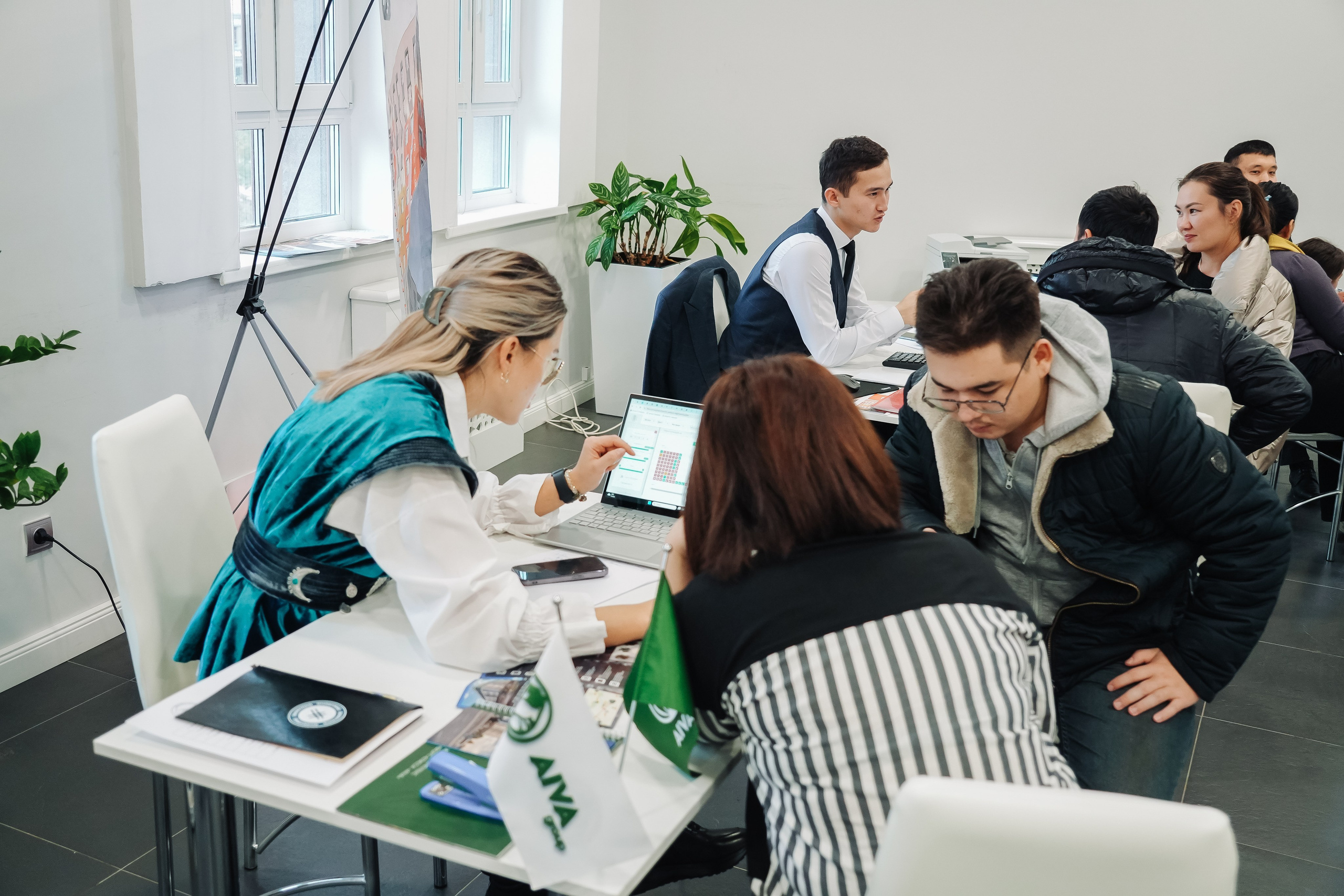 Фотоотчет: Галерея недвижимости SHANYRAQ