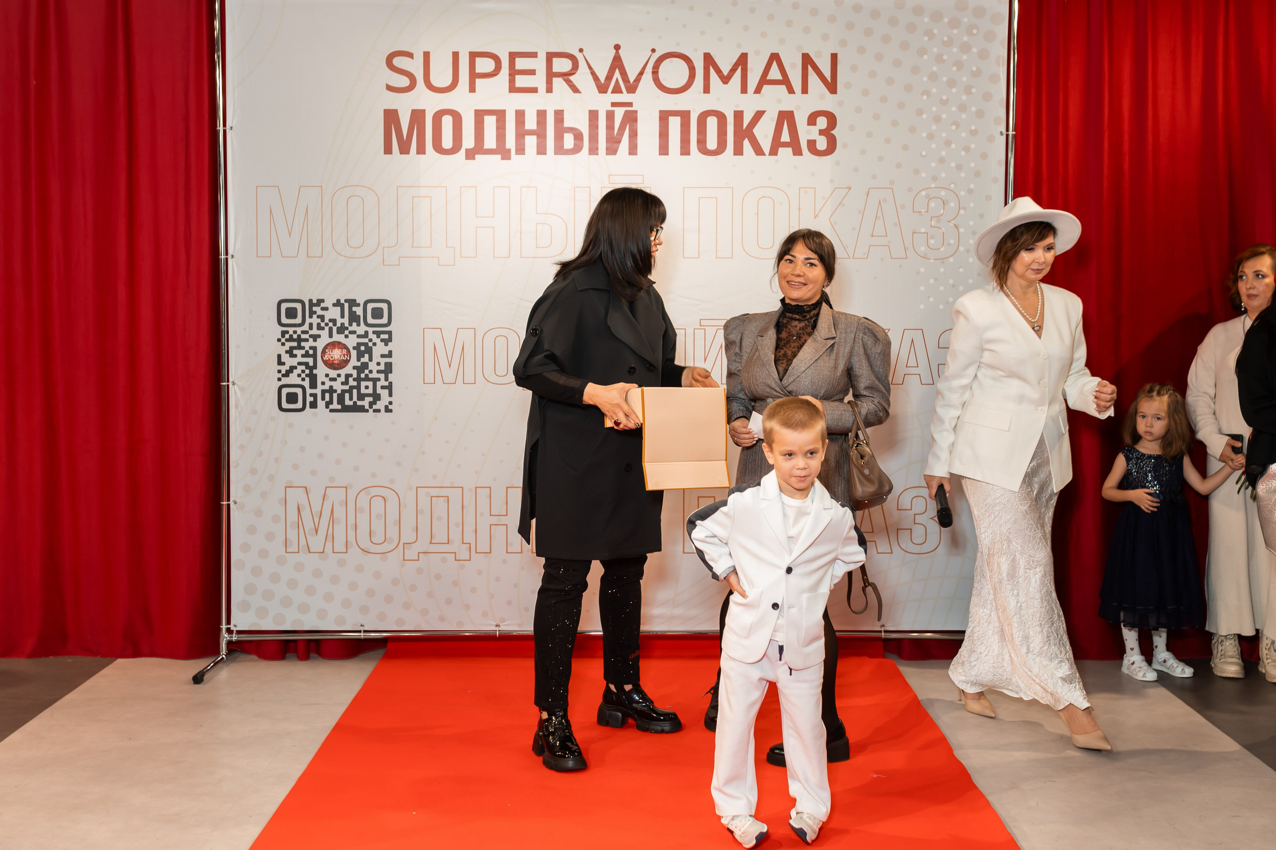 Показ проекта Super woman. Марина Шаймухаметова. Фотограф в Уфе