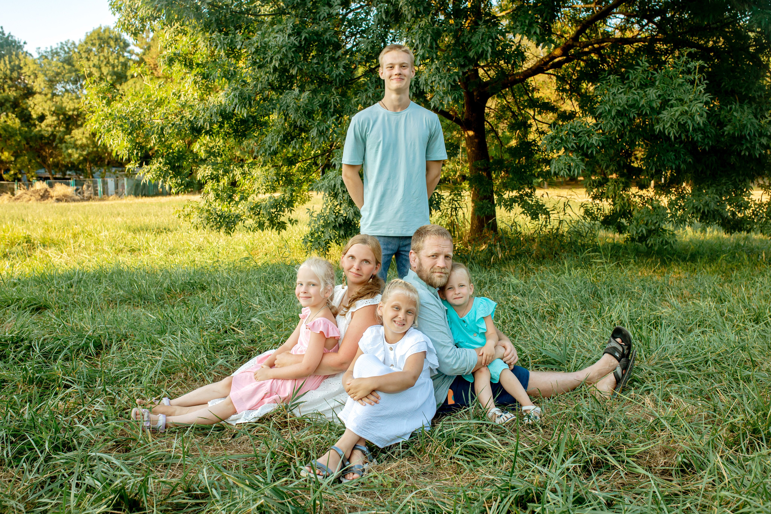Камилла и Виктор с детьми. Фотограф в Геленджике, Архипо-Осиповке, Абрау-Дюрсо, Кринице Виктория