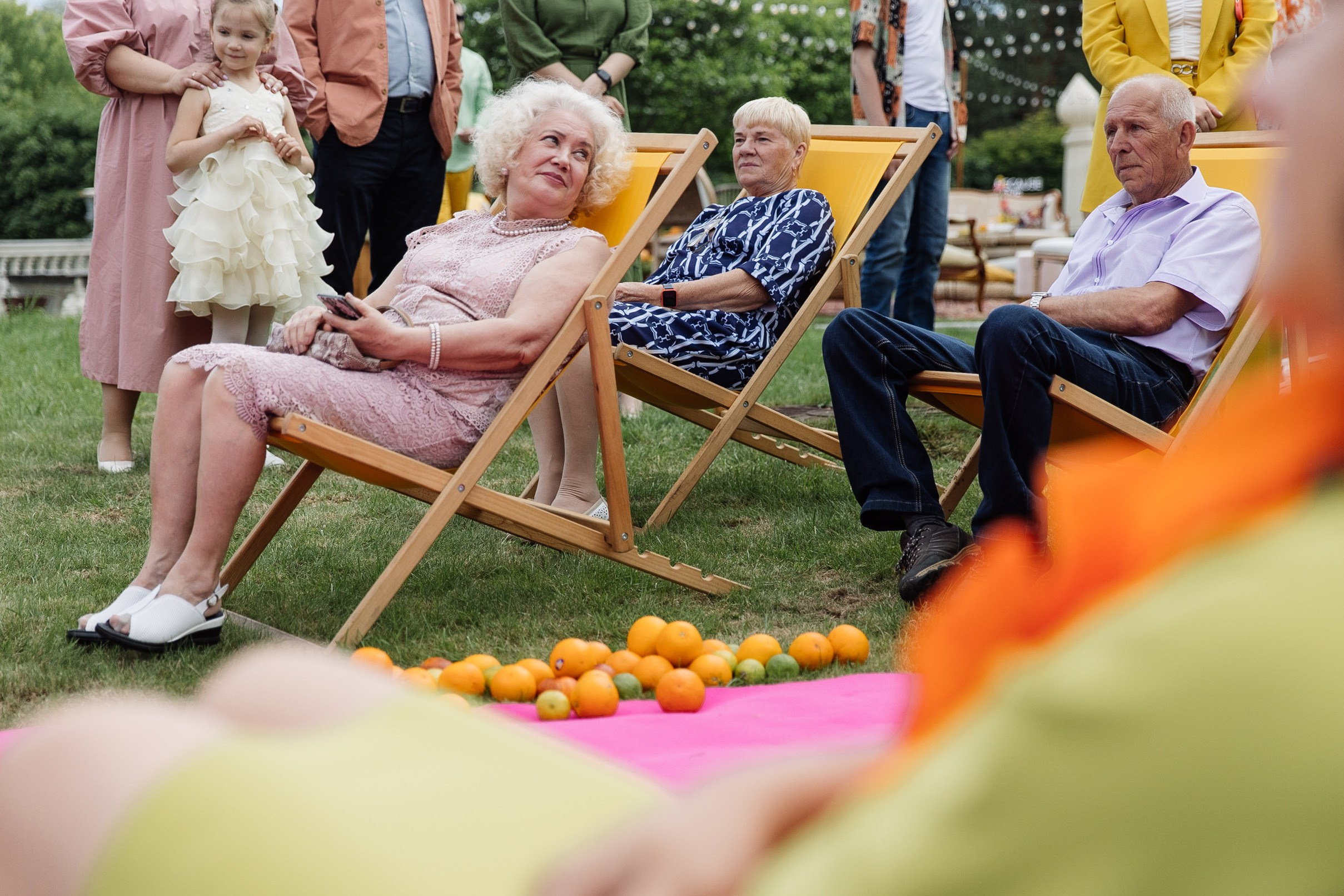 HOLDING_OUT_OF_THE_HERO. Wedding photographer in Europe