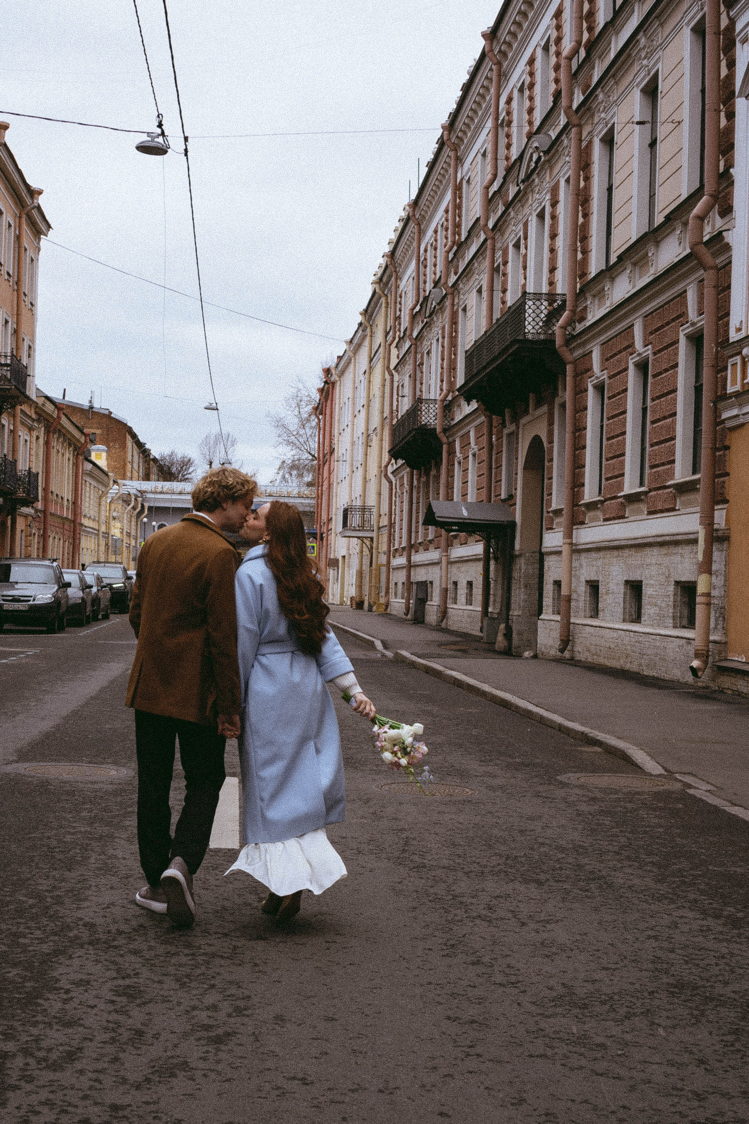 СВАДЕБНАЯ СЬЕМКА В ОТЕЛЕ. СБОРЫ ЖЕНИХА И НЕВЕСТЫ И ТАКЖЕ ТОР И ПОДГОТОВКА К ПРОГУЛКЕ И ПРОГУЛКА ПО ПЕТРОГРАДКЕ. Профессиональный фотограф, Санкт-Петербург — Виктория Богомолова