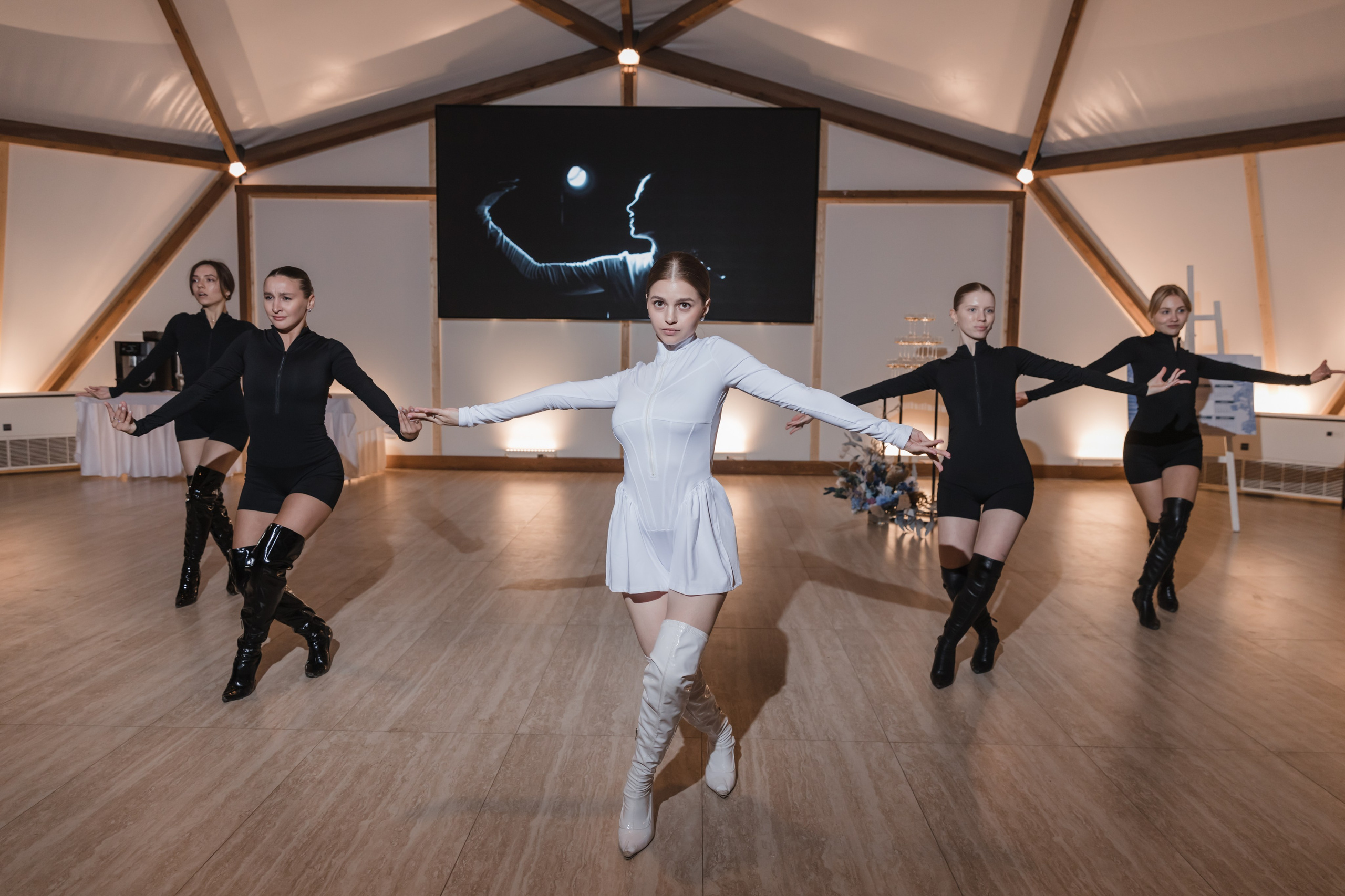 Свадьба с шикарным декором. Свадебный фотограф Элина Чу, Элиста Калмыкия