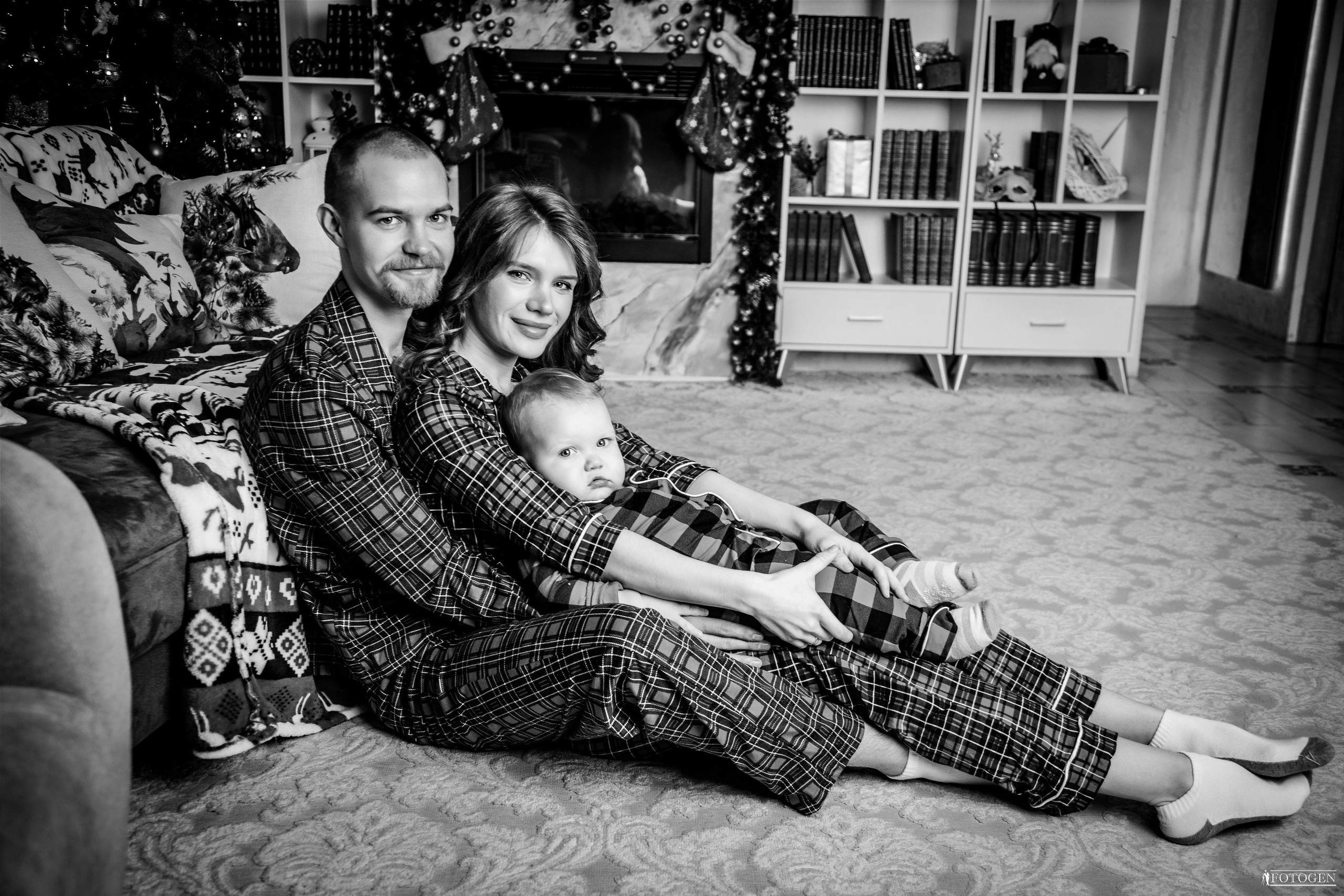 Портфолио семейных фотосессий: Тепло в новогодних интерьерах. Интерьерная фотостудия FOTOGEN г. Краснодар