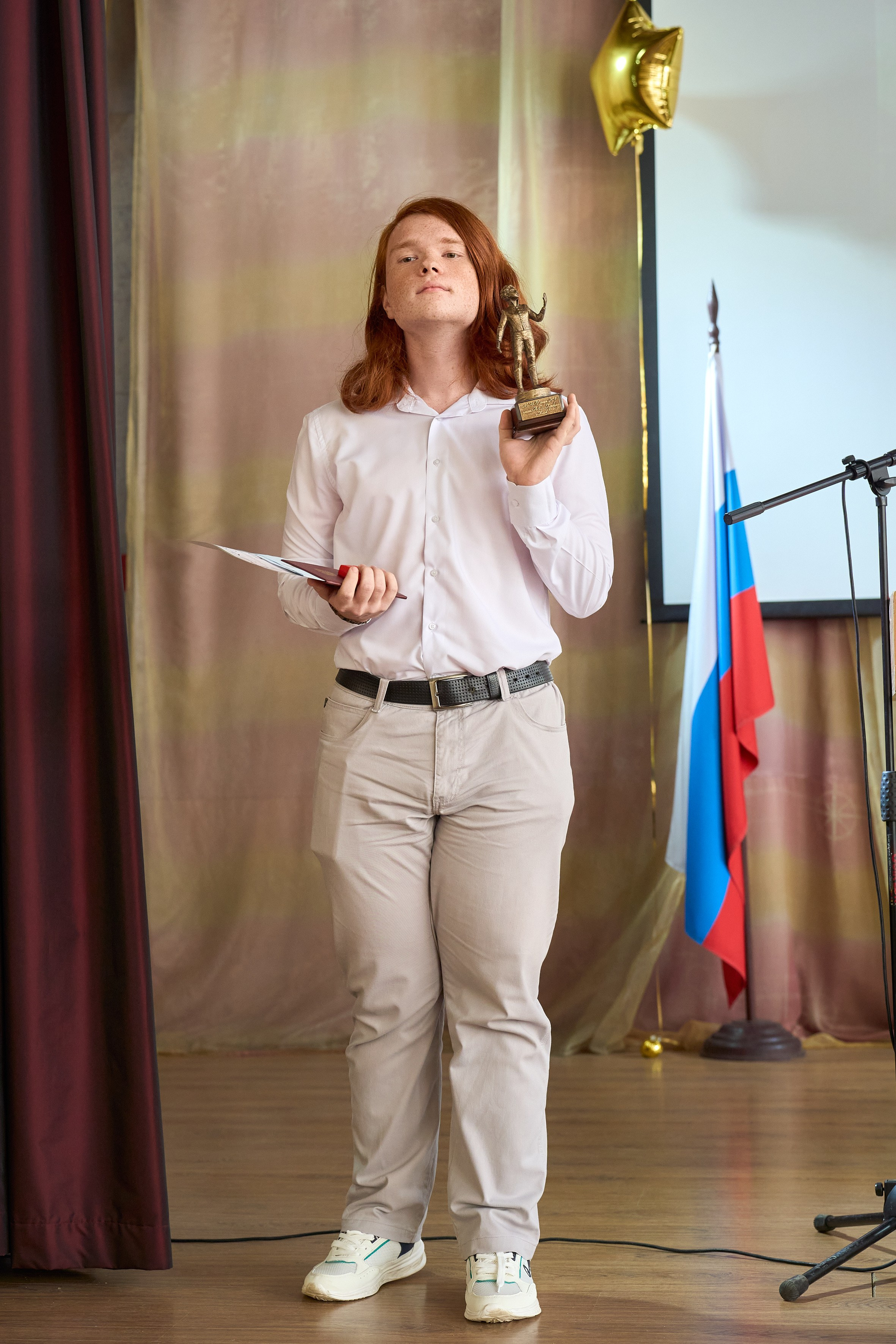 Вручение аттестатов 11 класс. Репортажный и портретный фотограф в Томске Ларионов Артём