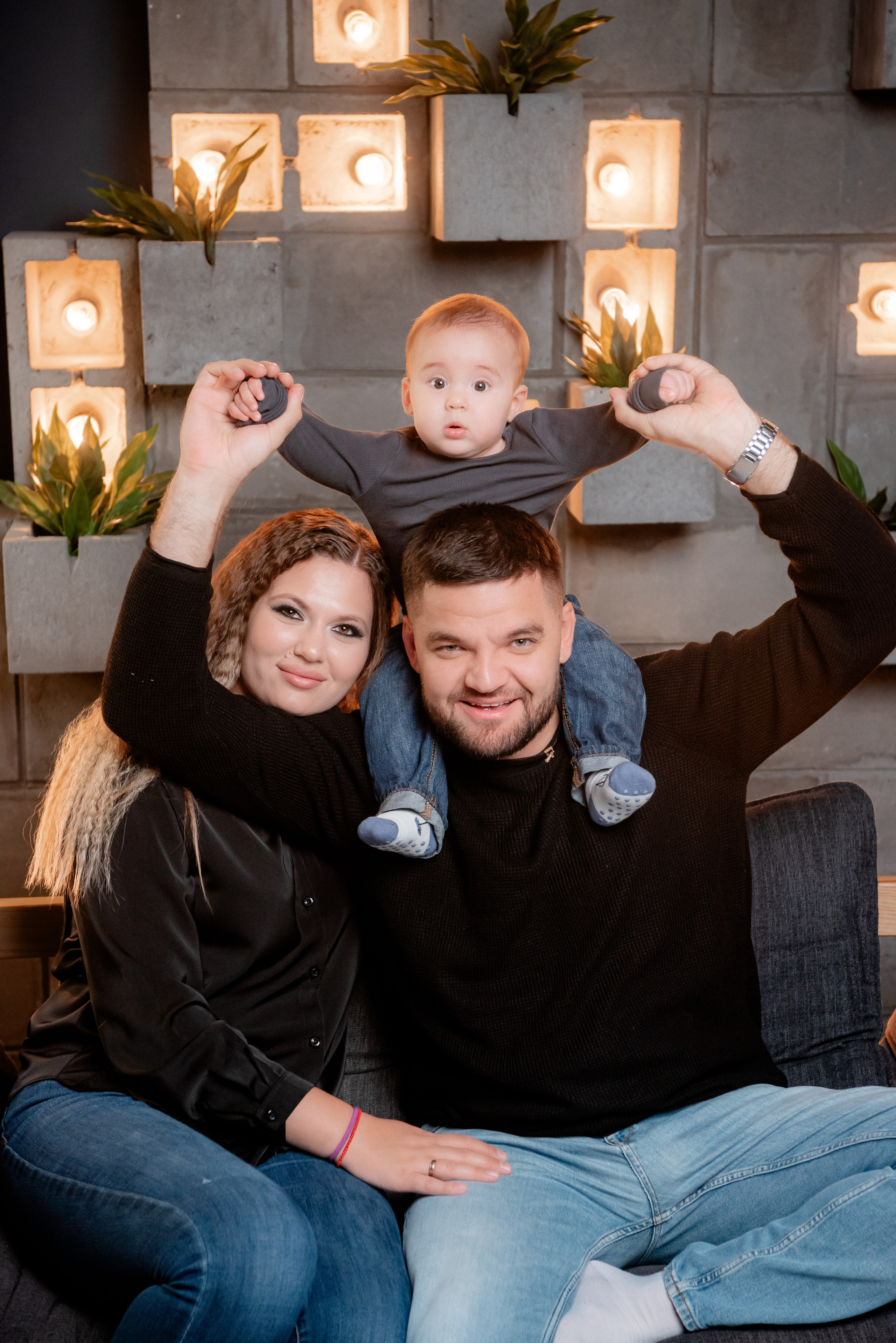 Семья Шварц в студии Атмосфера, зал Колорит. Фотограф в Волгограде и Волжском Александр Горбань