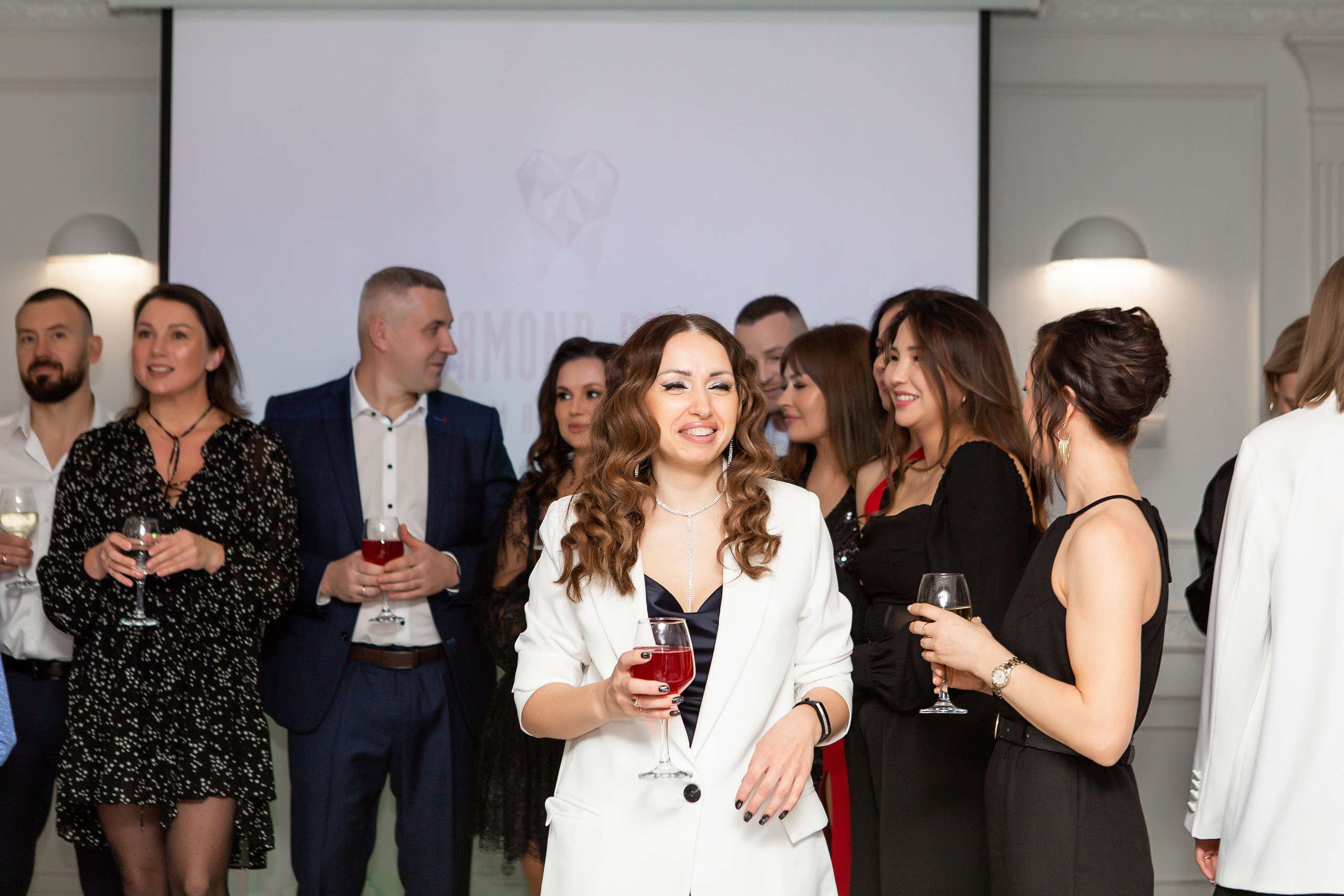 Юбилей стоматологии. Контент фотограф, съемка для маркетплейсов, фуд съемка и репортажи в Новосибирске Ралия Галеева