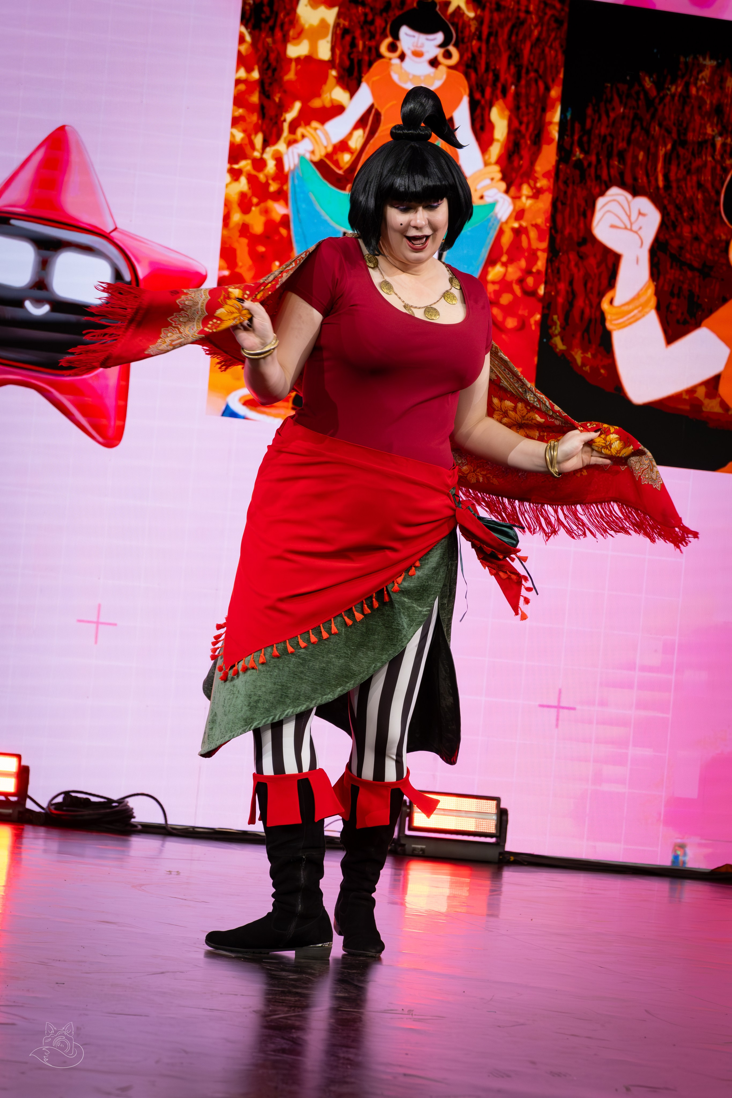 Сцена РЭД ЭКСПО 2024. Косплей фотограф