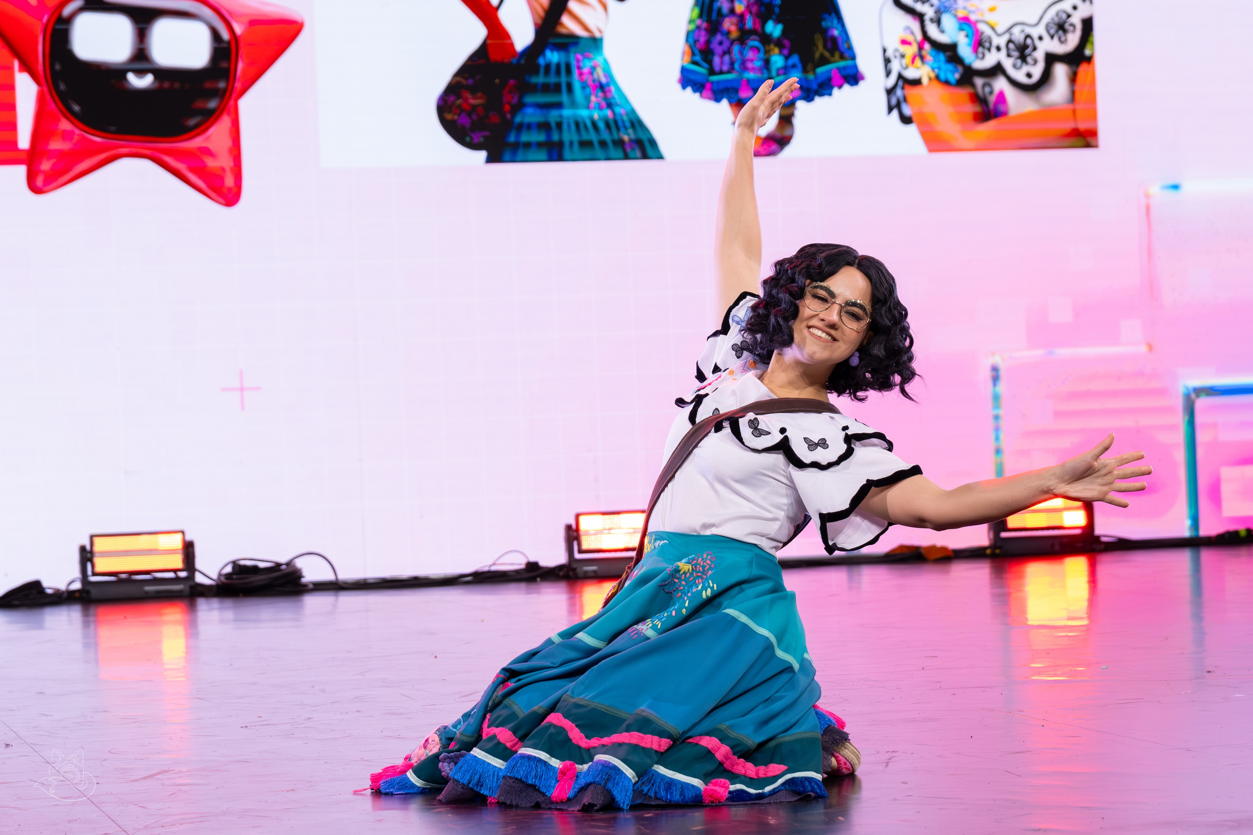 Сцена РЭД ЭКСПО 2024. Косплей фотограф