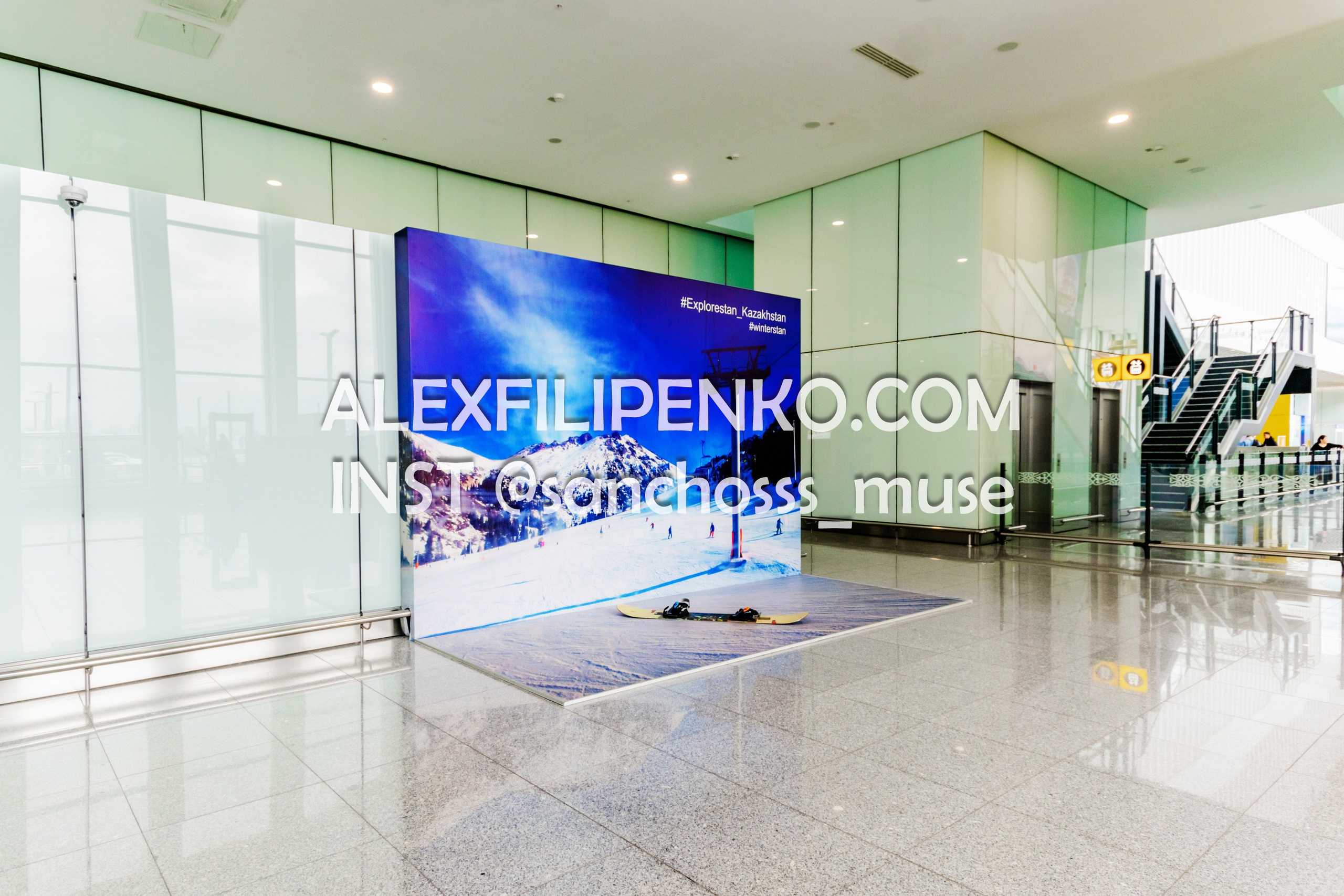 Фотосъемка для рекламного оператора MYD Production в Аэропорту Астаны. Фотограф интерьера недвижимости и архитектуры в Астане