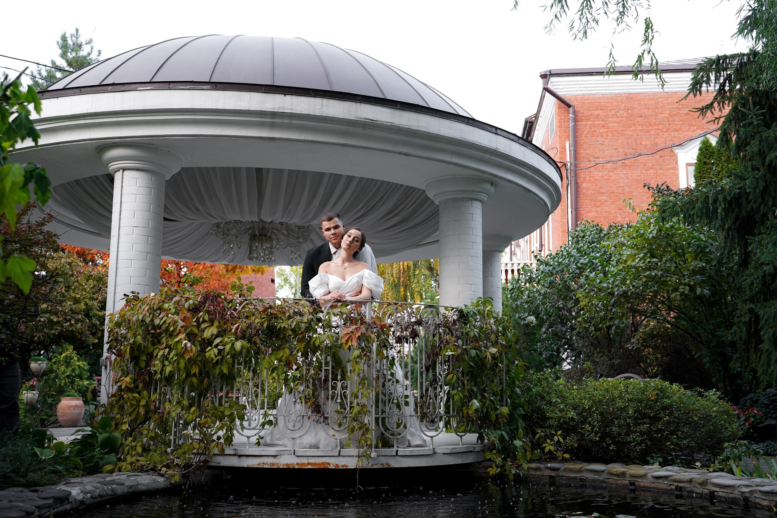 Свадебная экспресс-фотосессия на территории ресторана «Атаманская усадьба» в Ростове-на-Дону. Дмитрий и Арина 💫. Свадебный фотограф в Ростове-на-Дону. Таинство Крещения и Венчания, семейные фотосессии. Алёна Чёботова