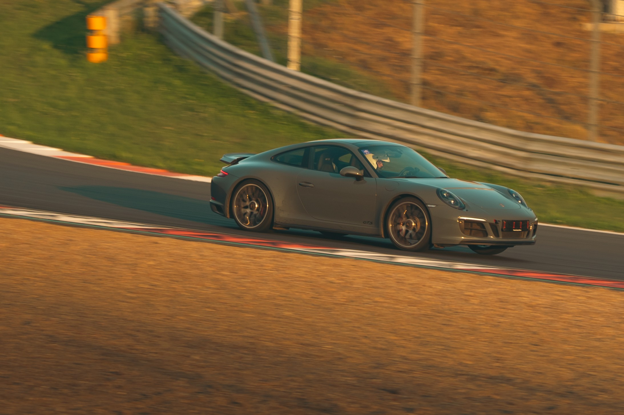 Трек-день Игора Драйв. Портретный и автомобильный фотограф в Санкт-Петербурге Евгений Черепанов