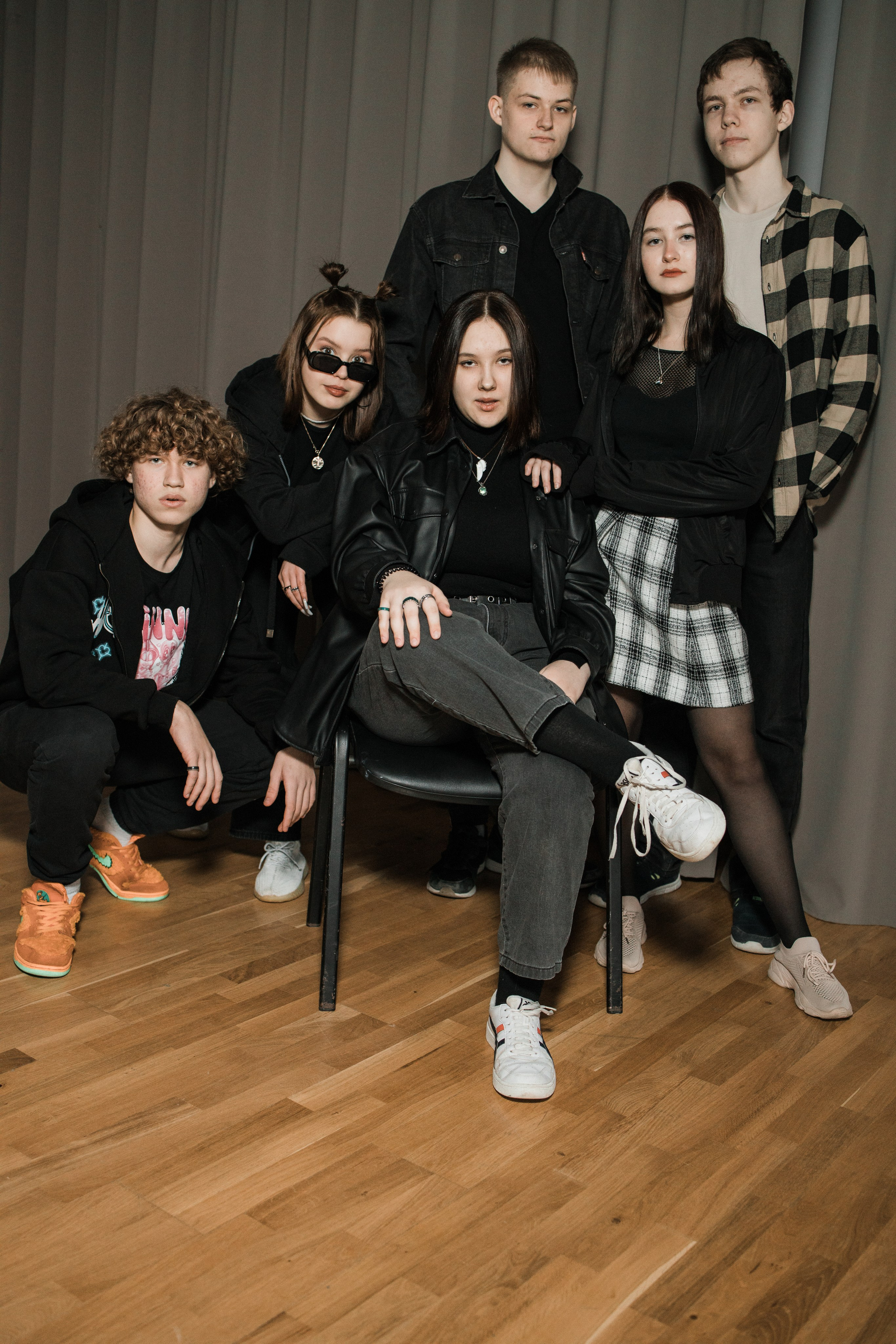 Современная фотосессия для выпускников 9 классов. Выпускные альбомы в Серпухове