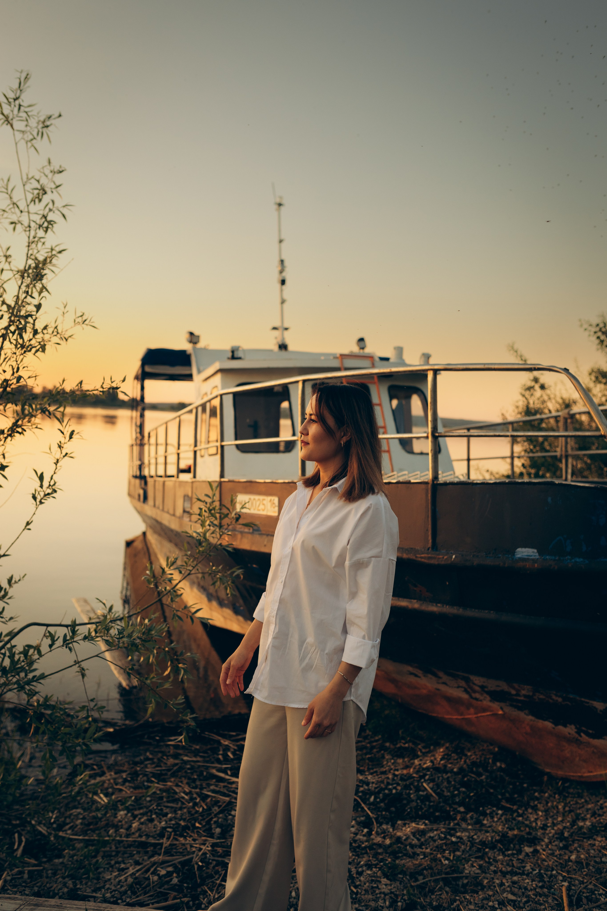 Тайны старого катера…. Фотограф Юлия Хакимова / Казань/ Чистополь