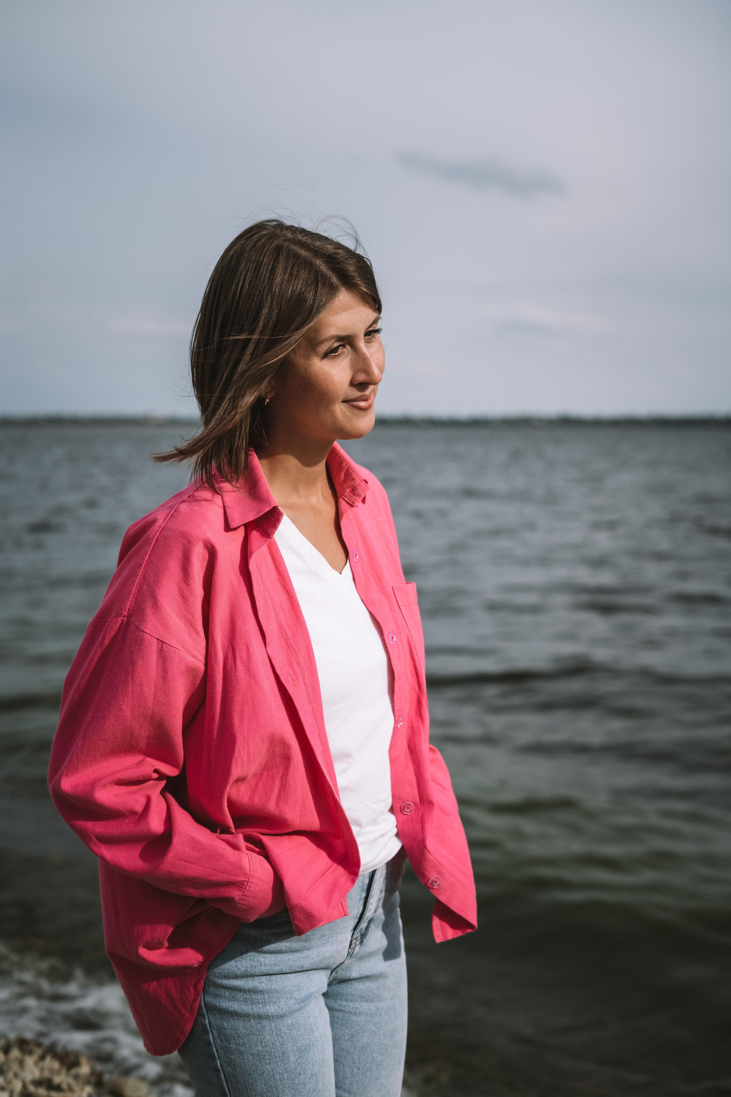 Прогулка по берегу Волги. Семейный фотограф СПб Анастасия Василь. Фотосессия на годик