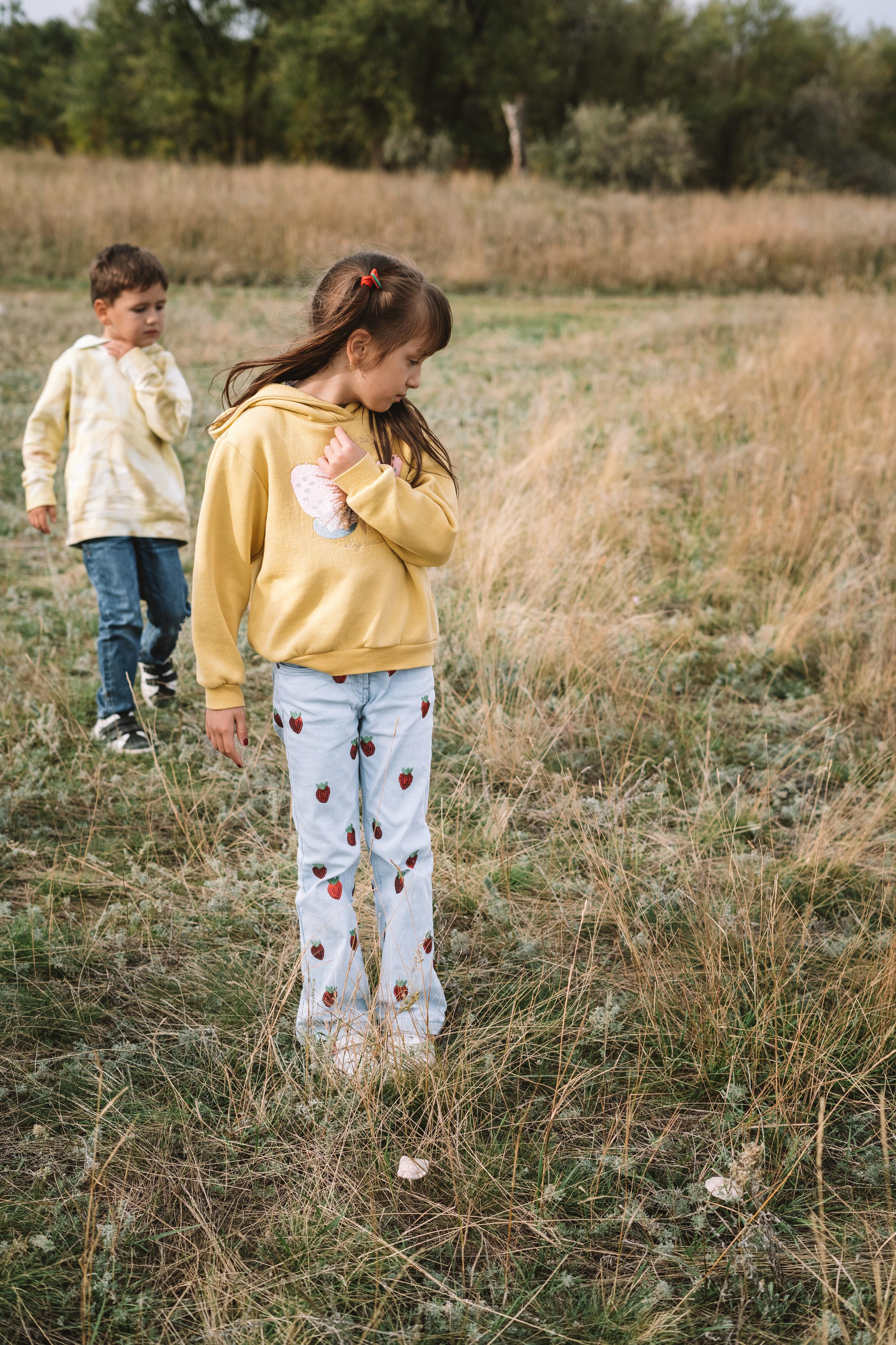 Прогулка по берегу Волги. Семейный фотограф СПб Анастасия Василь. Фотосессия на годик