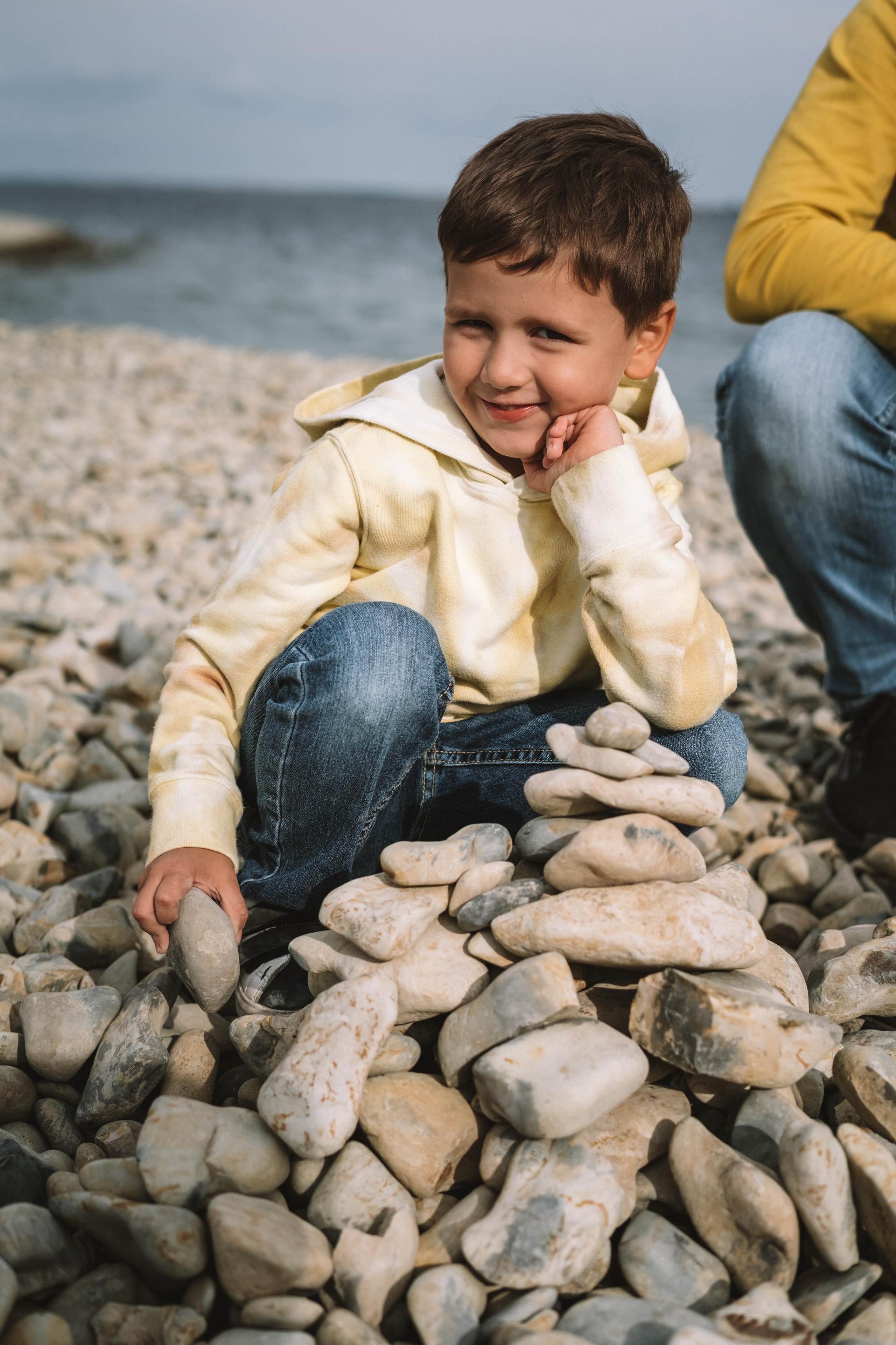 Прогулка по берегу Волги. Семейный фотограф СПб Анастасия Василь. Фотосессия на годик