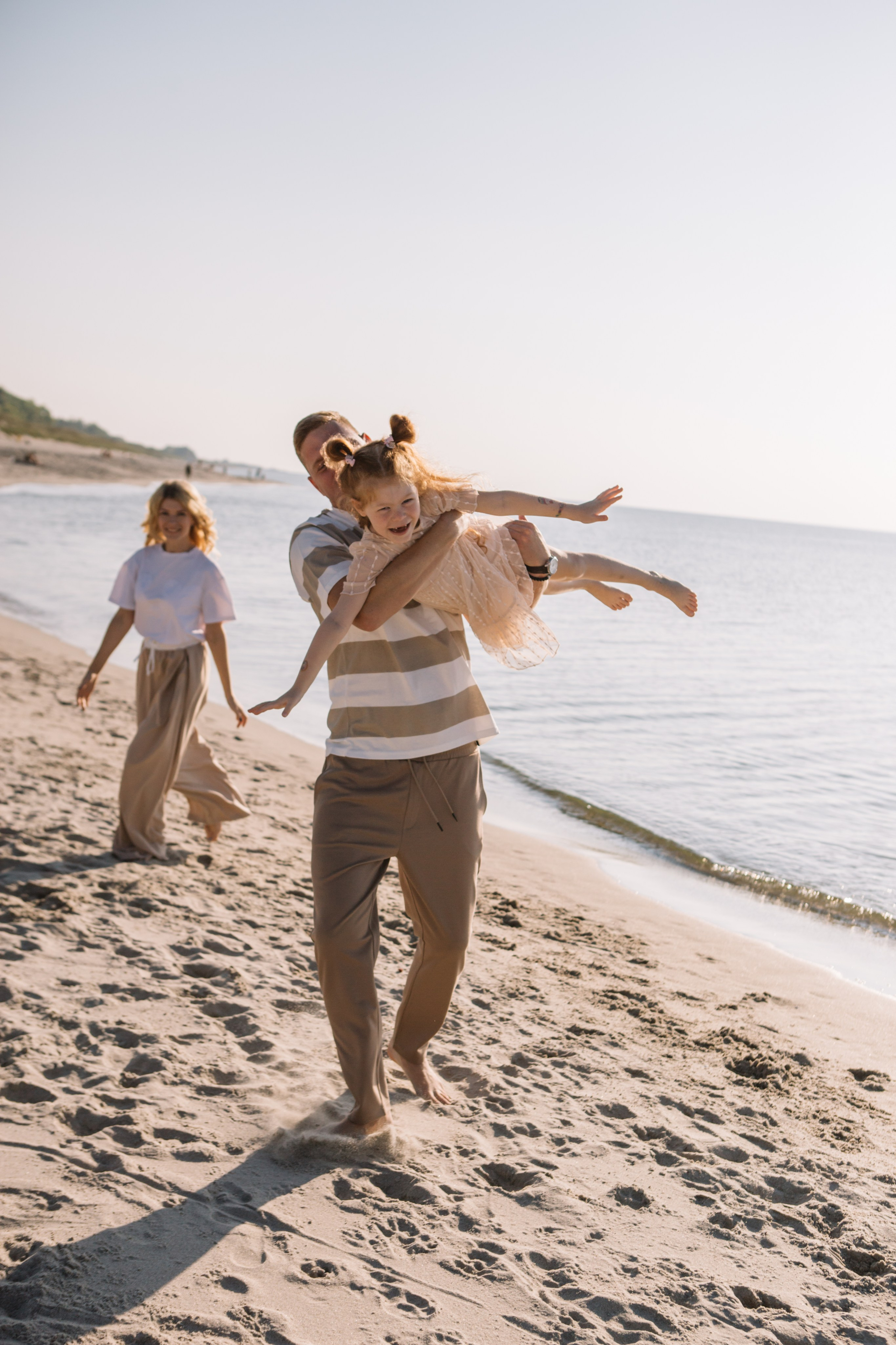Алексей и Наталья. Семейная фотосессия на море. Семейный фотограф в Калининграде Анастасия Юрина