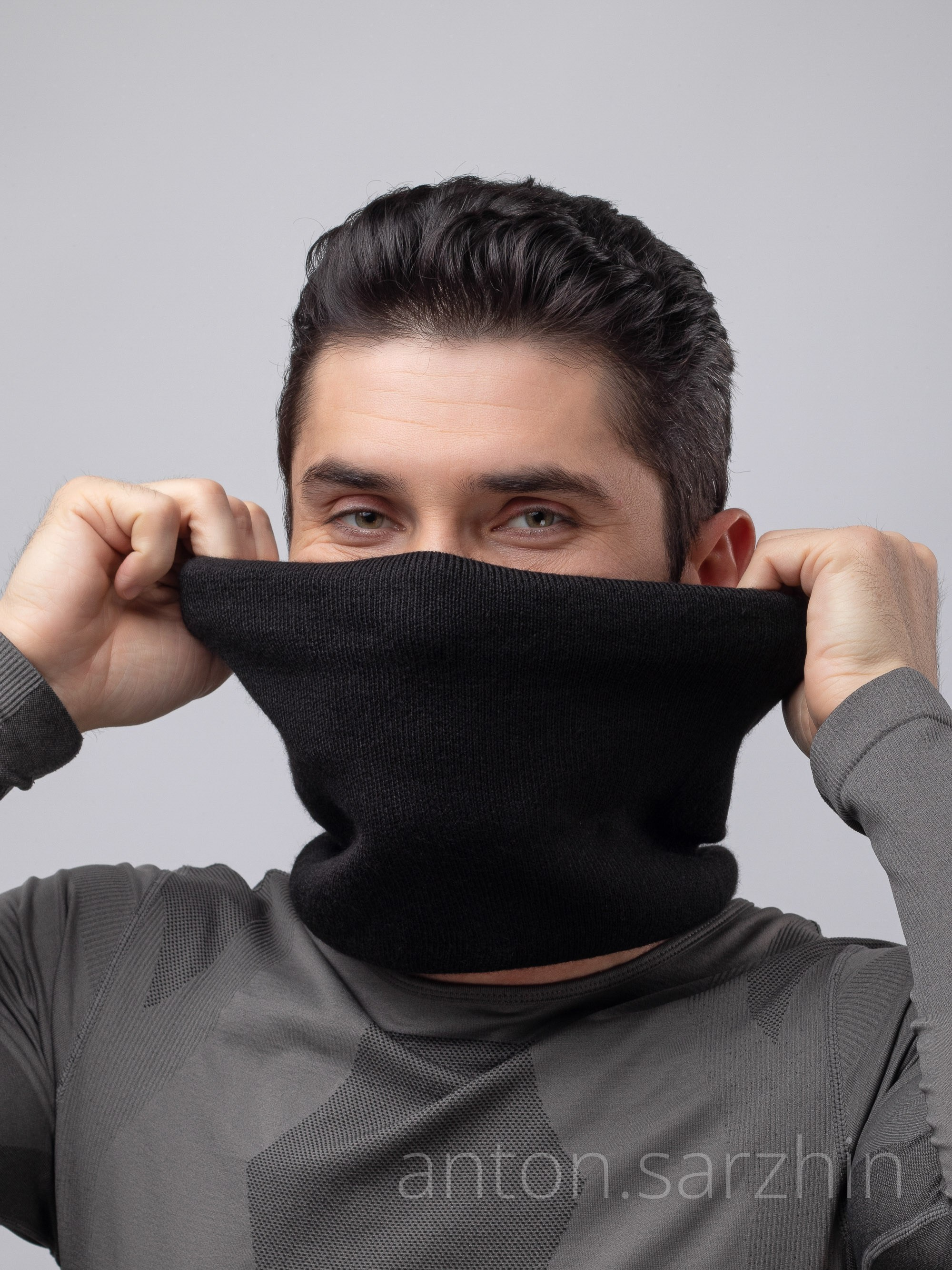 Снуд мужской в студии