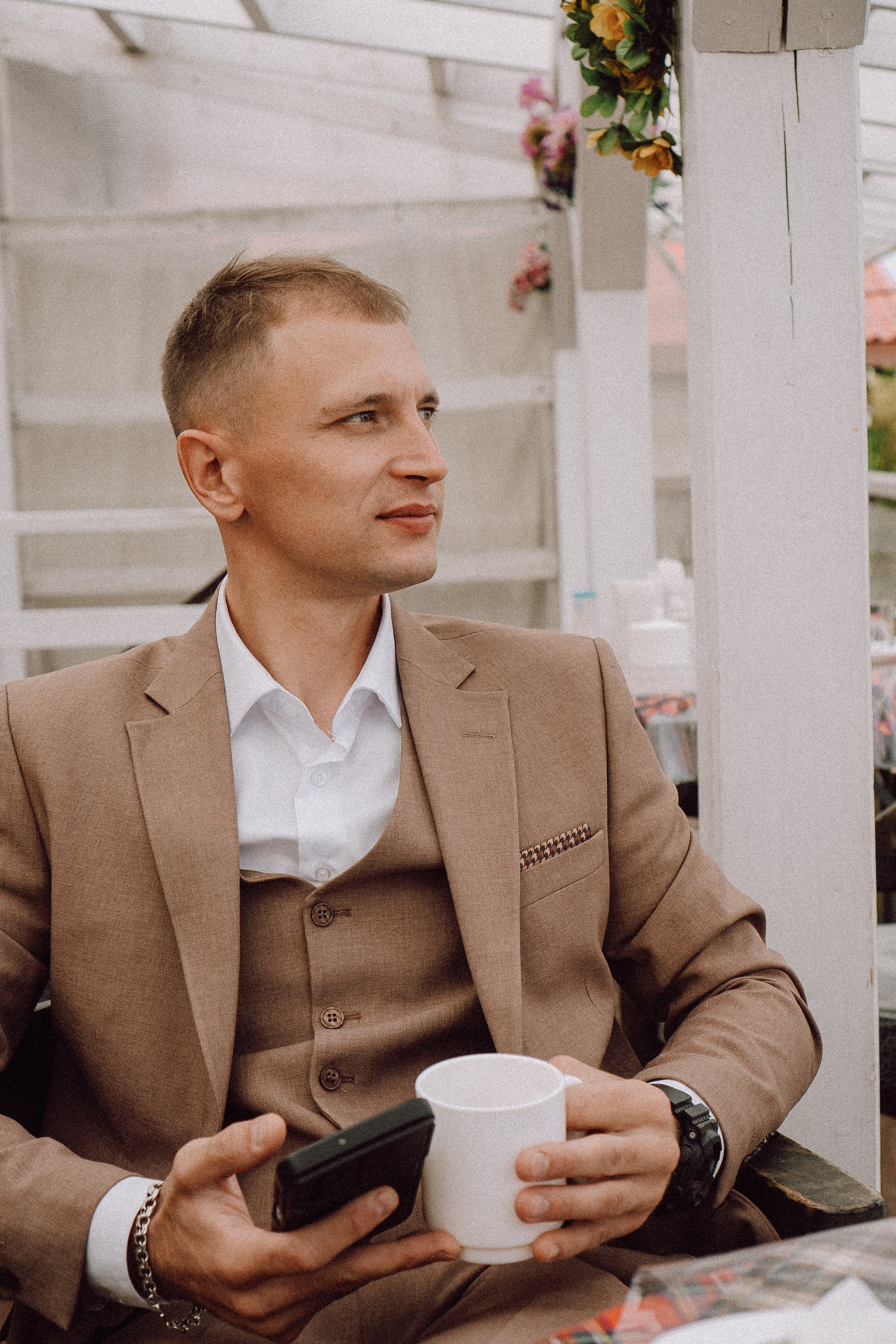 СВАДЕБНАЯ ФОТОСЕССИИЯ ПАРЫ В ГОРОДЕ ПРИОЗЕРСК В СОСНОВОМ ЛЕСУ И С ПИКАПОМ. Профессиональный фотограф, Санкт-Петербург — Виктория Богомолова