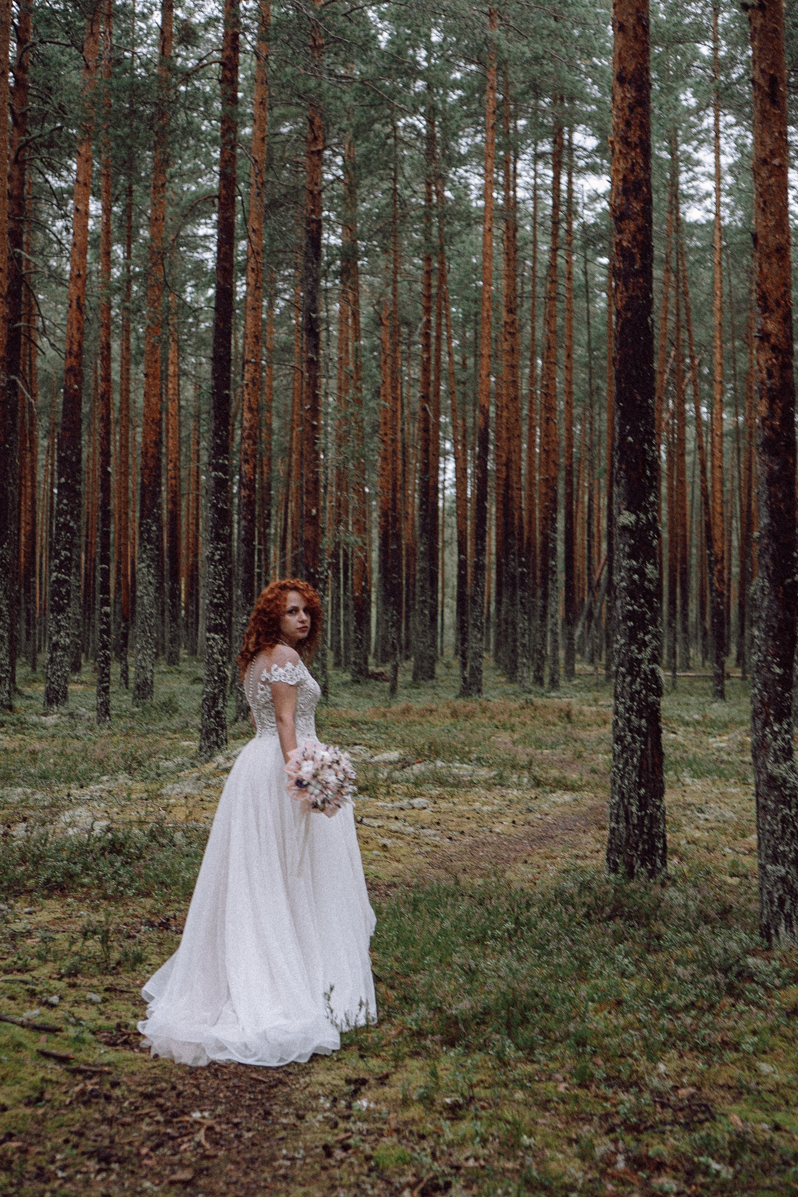СВАДЕБНАЯ ФОТОСЕССИИЯ ПАРЫ В ГОРОДЕ ПРИОЗЕРСК В СОСНОВОМ ЛЕСУ И С ПИКАПОМ. Профессиональный фотограф, Санкт-Петербург — Виктория Богомолова
