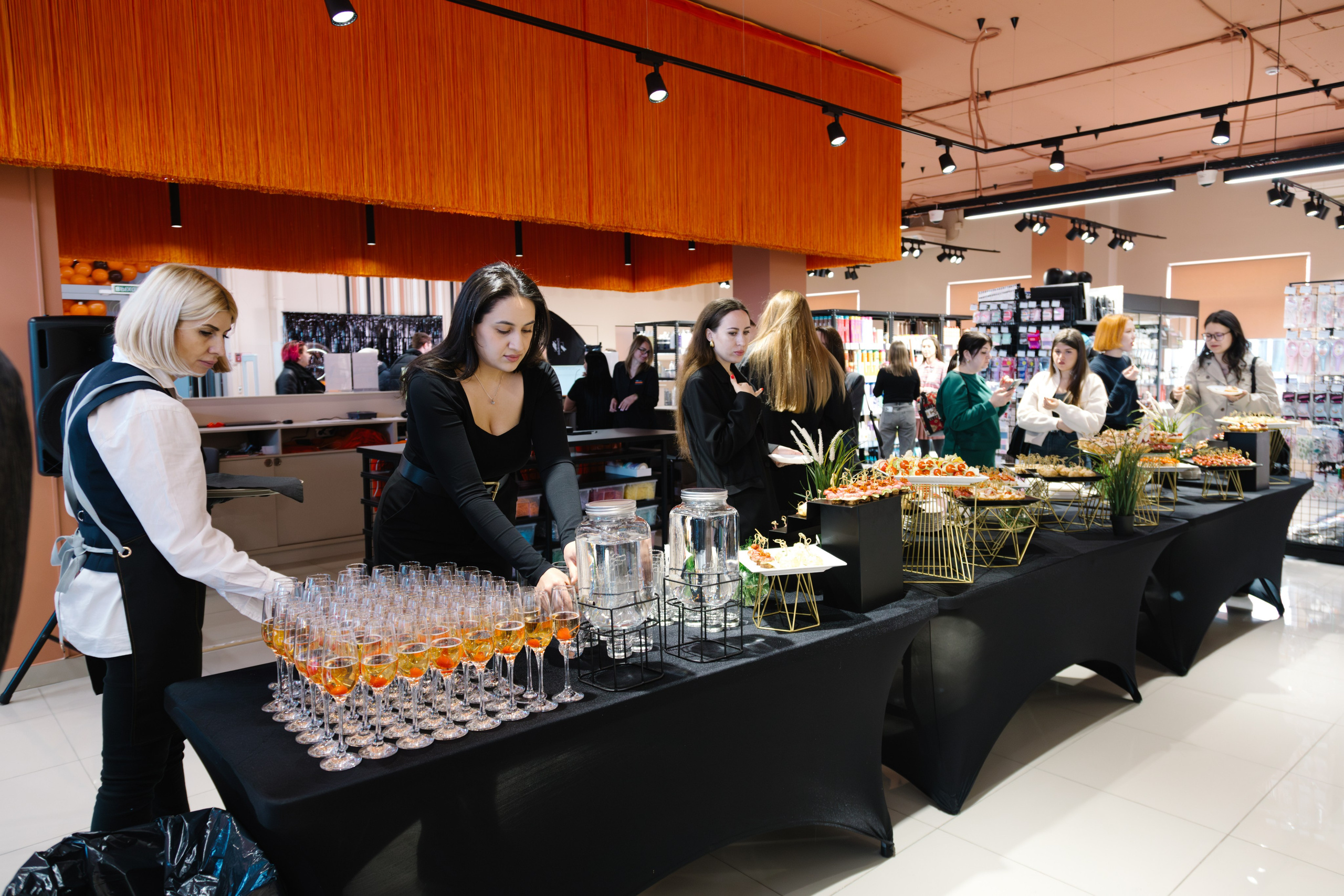 Открытие DYUKAREVA MARKET. Артур Иликчян — Wedding & Event фотограф в Краснодаре