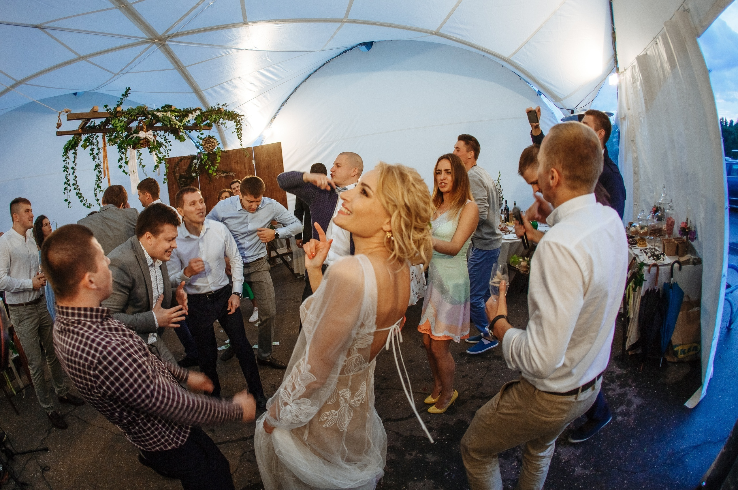 Андрей и Ирина. Организация и координация свадебных и семейных торжеств